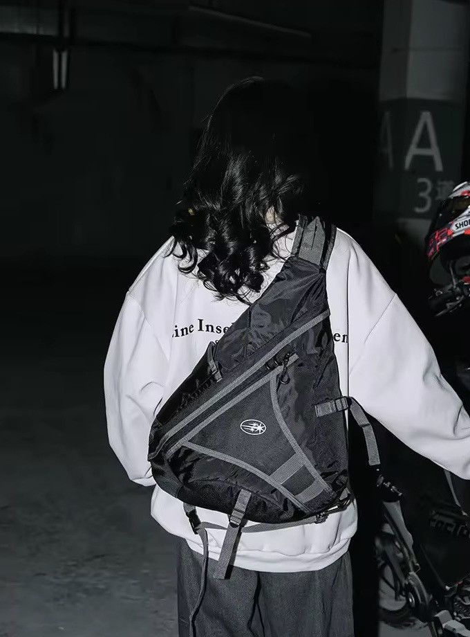 Vintage Streetwear Motorcycle Waterproof Crossbody Bag Backpack Size ONE SIZE - 3 Thumbnail