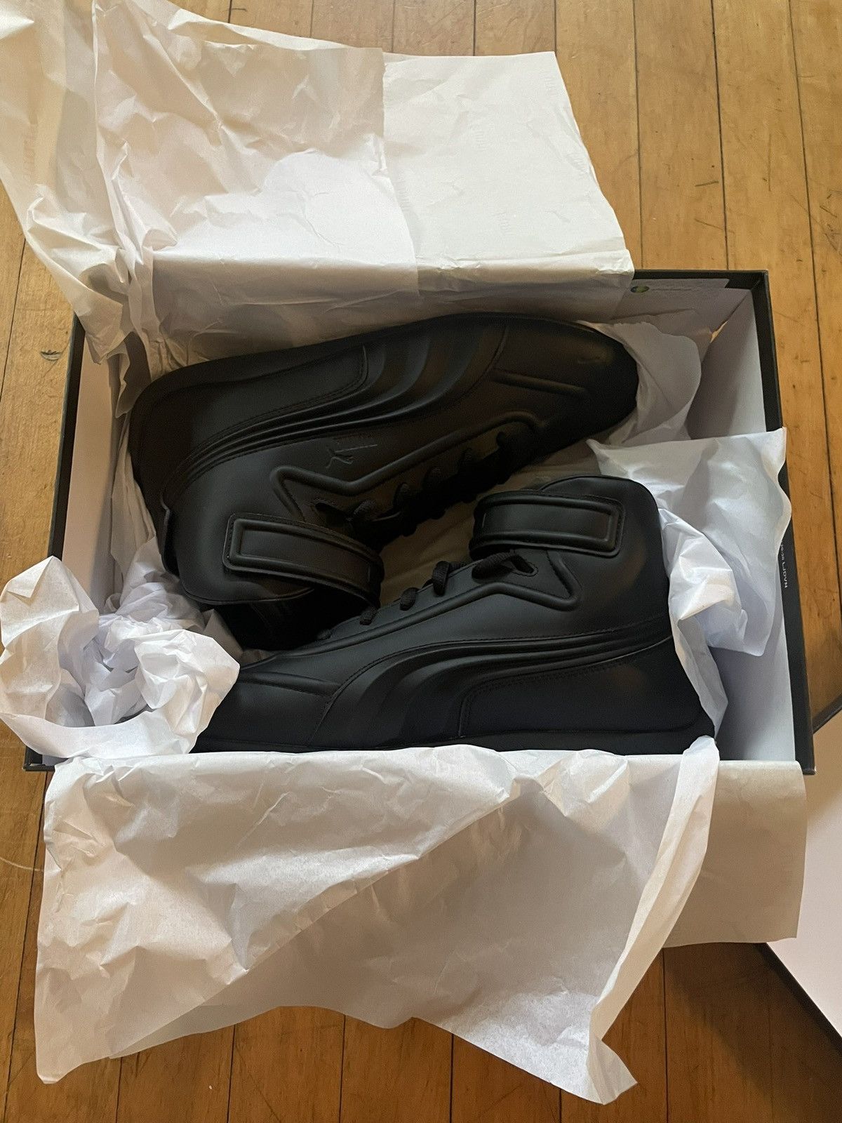 Puma BRAND NEW PUMA SPEEDCAT MID JUUNJ 401054-01 PUMA BLACK Size US 10 / EU 43 - 1 Thumbnail