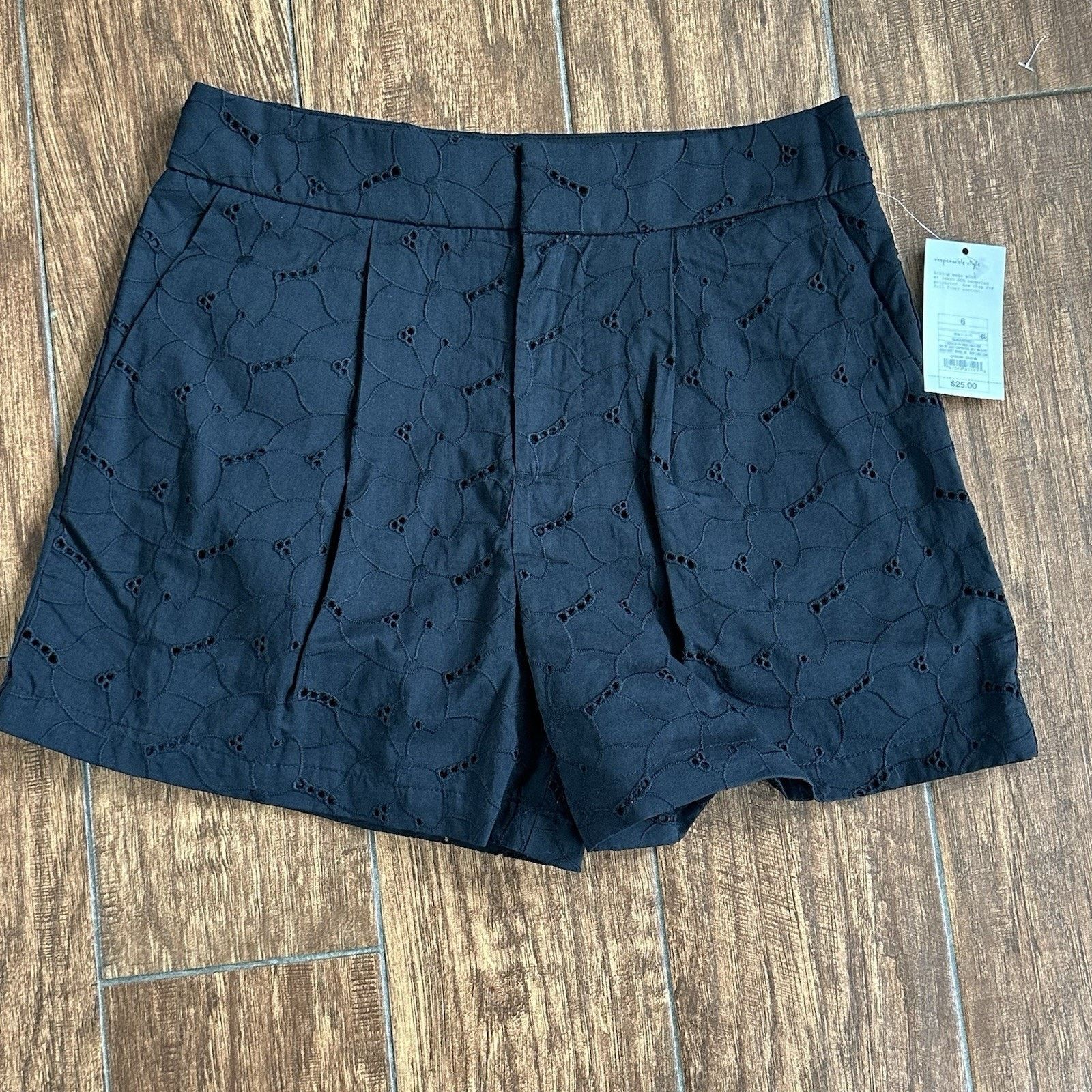 Other A New Day Women's High-Rise Pleated Eyelet Cotton Short 6 Size 28" / US 6 / IT 42 - 1 Thumbnail