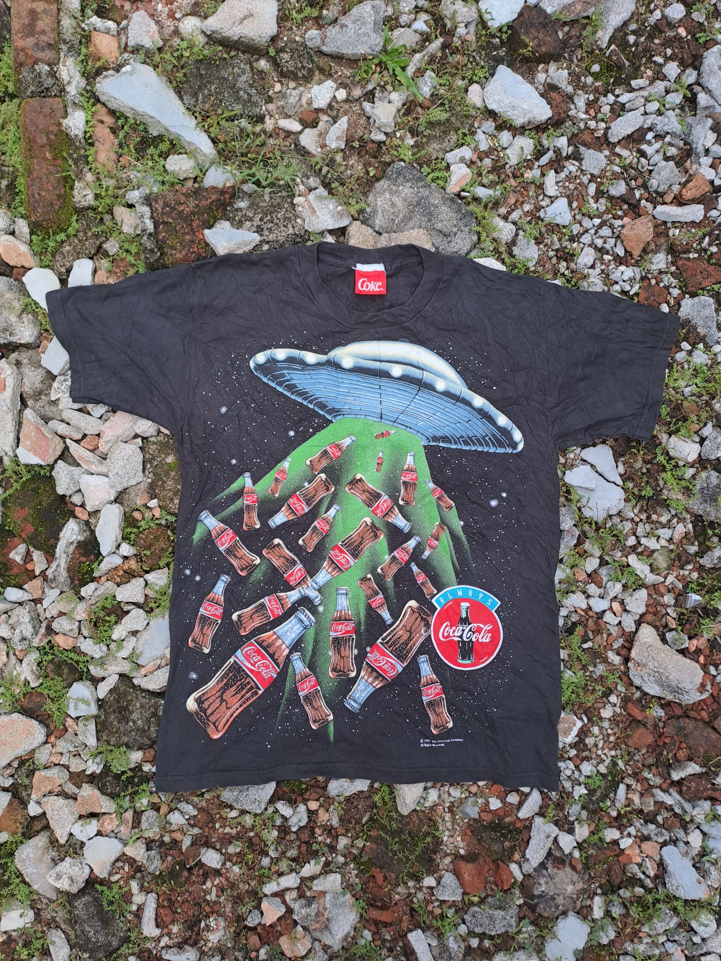 Coca Cola Vintage 1997 UFO Coke Out of this world Coca Cola Size US M / EU 48-50 / 2 - 1 Thumbnail