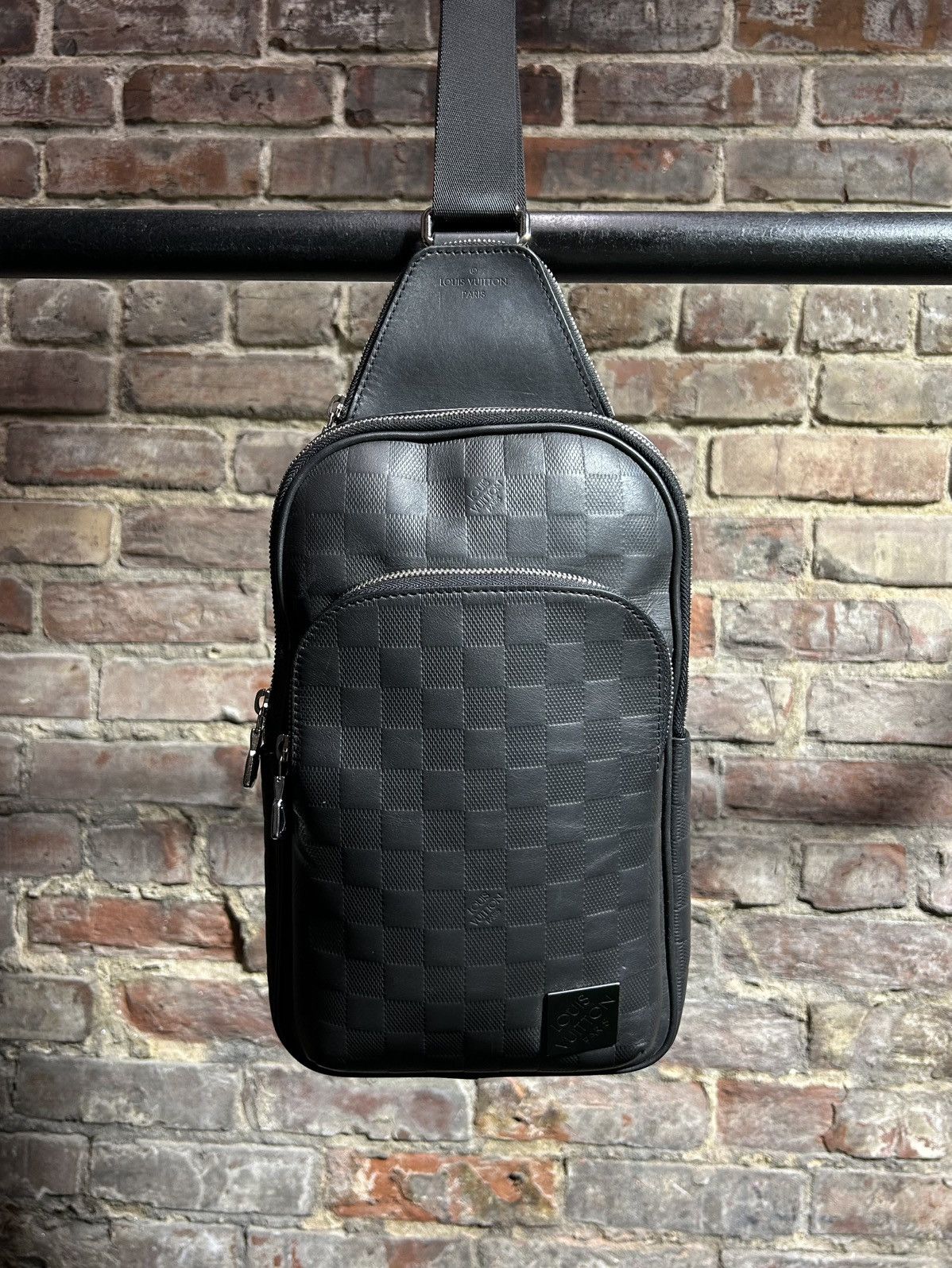 Louis Vuitton Louis Vuitton Black Sling Bag Size ONE SIZE - 1 Thumbnail