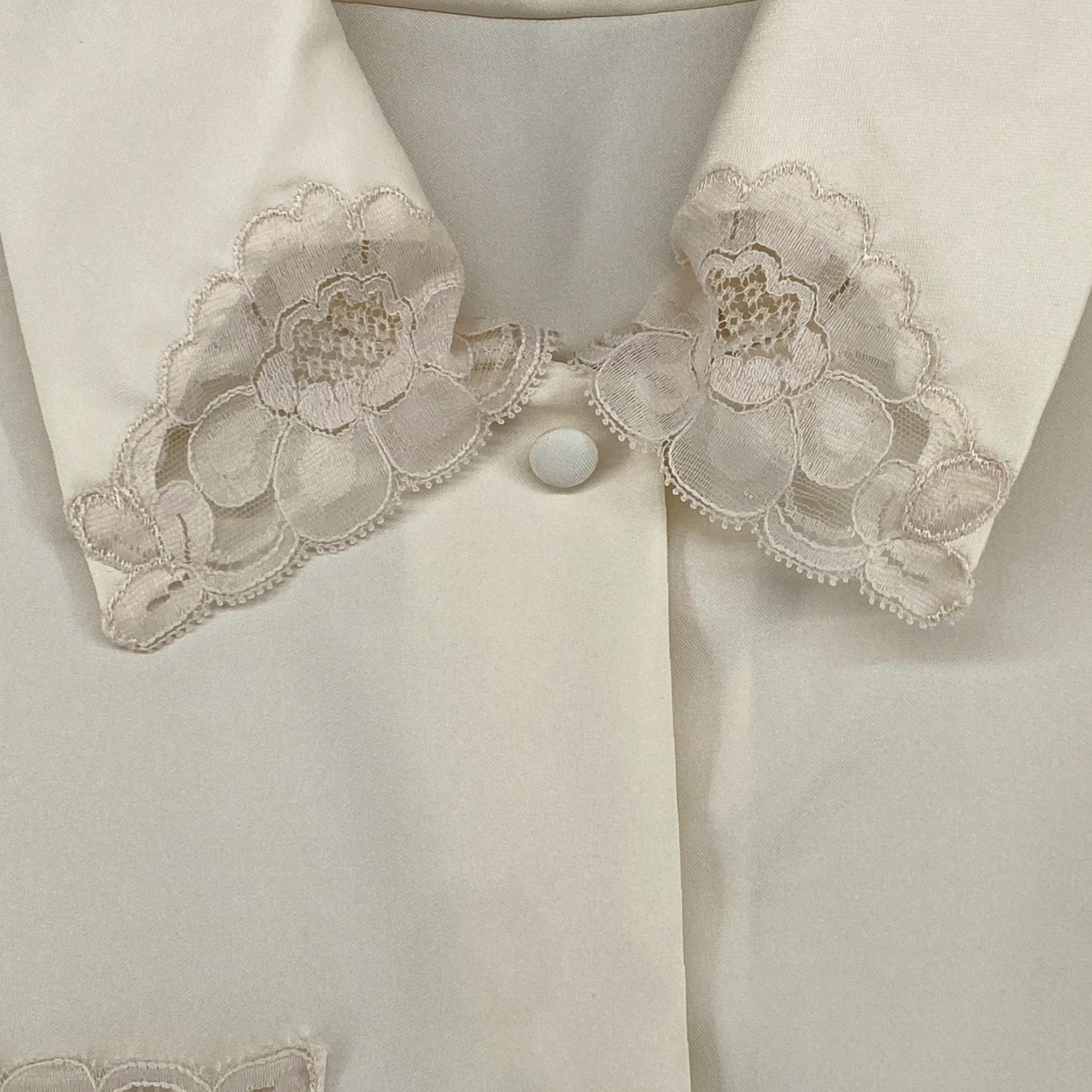 VINTAGE GOSSARD ARTEMIS Nightgown M Lace Trim Button Up Long Sleeve Ivory USA Gown Womens