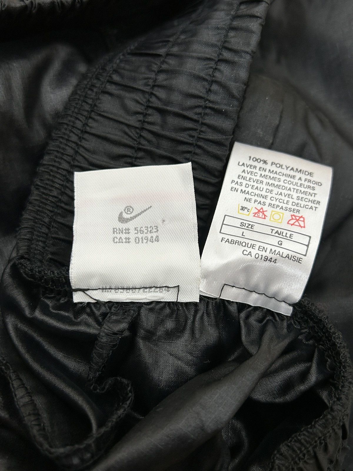 Nike 80s Vintage Nike Shiny Nylon Tracksuit Pants In Black Size US 34 / EU 50 - 7 Thumbnail