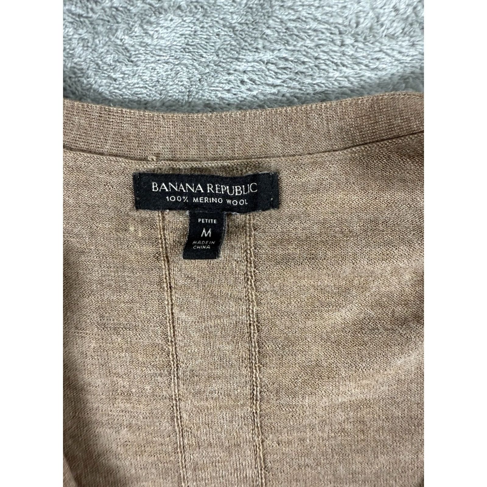 Banana Republic VINTAGE Banana Republic Cardigan Sweater? (No, Vintage is not applicable) Size M / US 6-8 / IT 42-44 - 2 Thumbnail