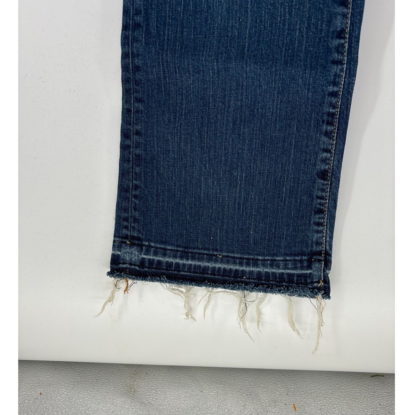 Gap GAP Women's 8 Boot cut stretch ankle jeans Size 30" / US 8 / IT 44 - 2 Thumbnail