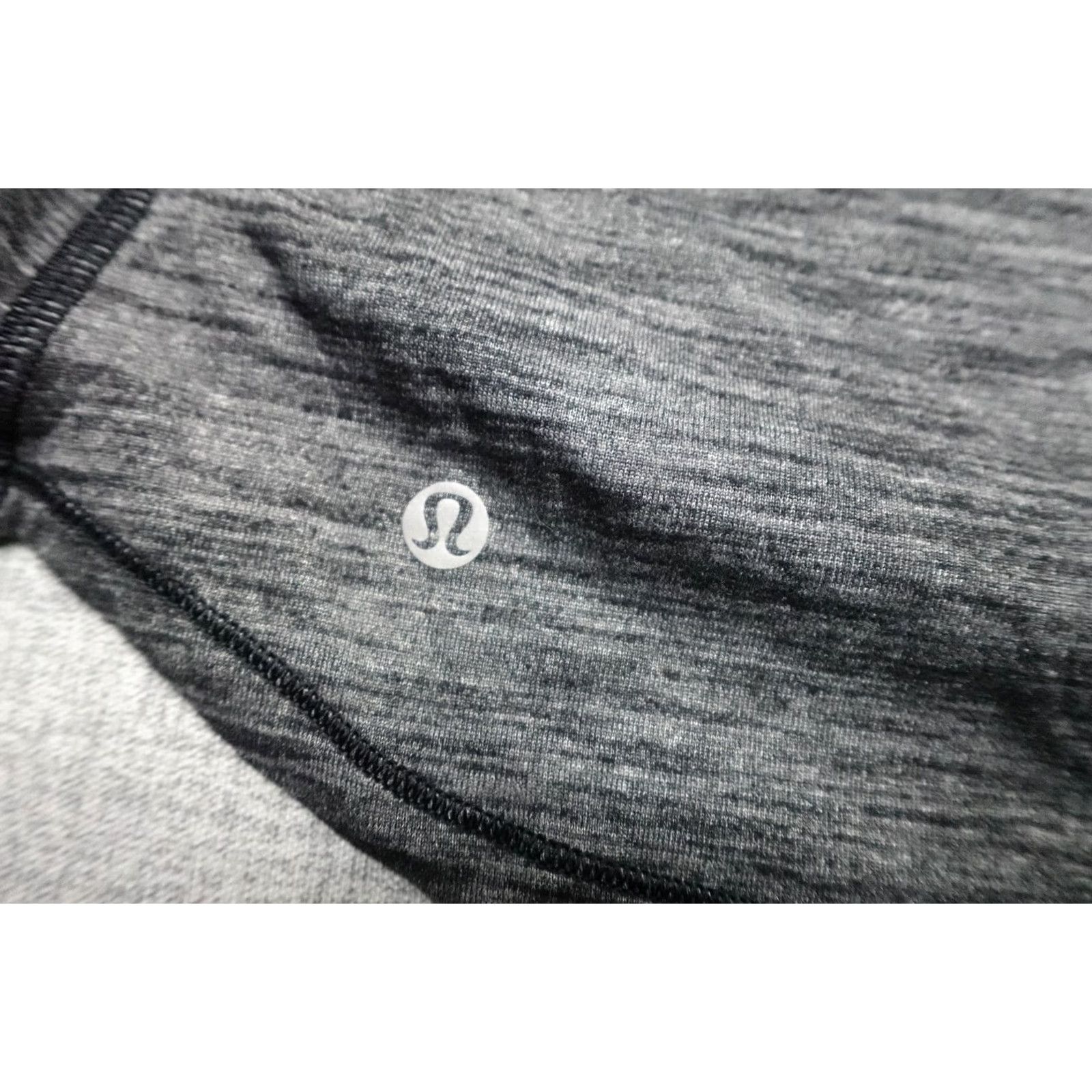 Lululemon Lululemon Built In Bra Tank Top Womens Size 4 Gray Racer Back Performance Yoga Tank (Adult) Womens Size S / US 4 / IT 40 - 5 Thumbnail