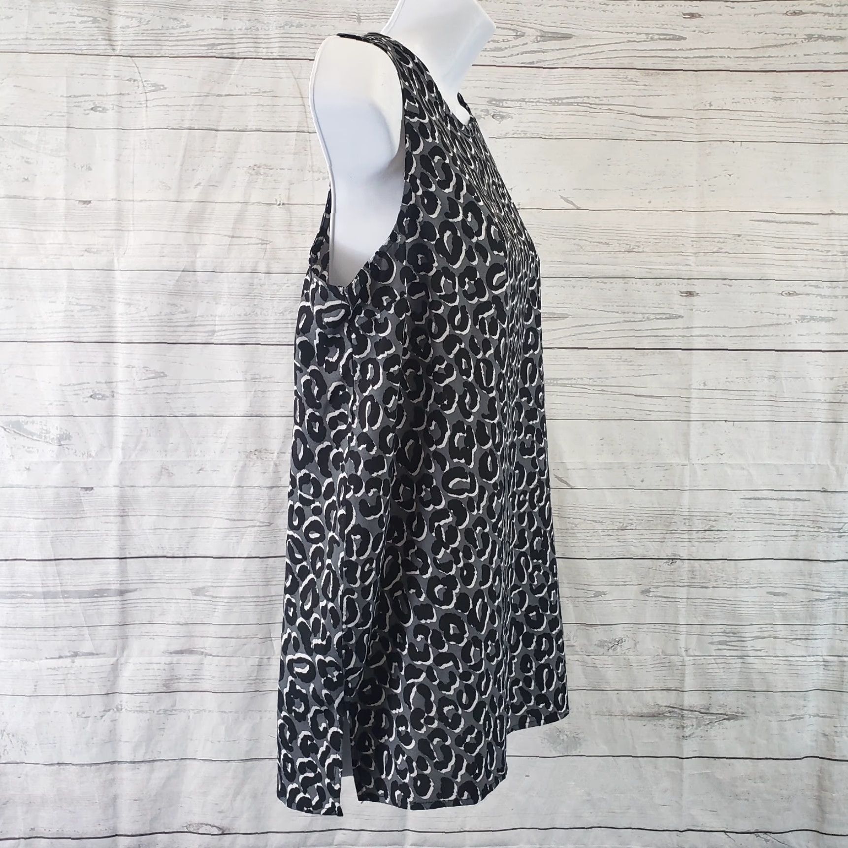 Vintage Mud Pie Womens Printed Top Sz Small Gray Black Animal Print Sleeveless Blouse Shirt Womens XS S? Size S / US 4 / IT 40 - 3 Thumbnail