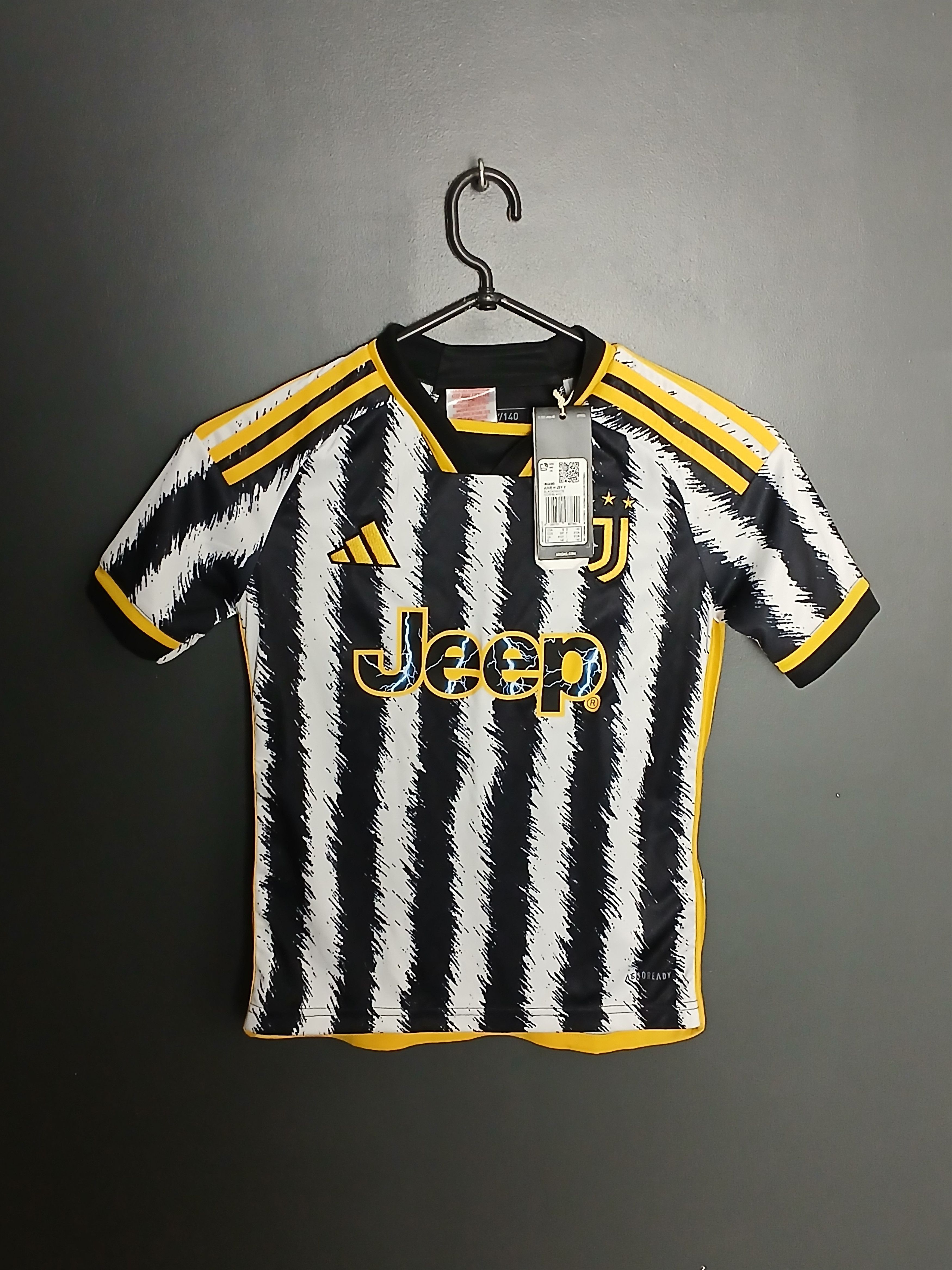 Adidas KIDS New Juventus 23/24 Home Football Jersey T-Shirt Size US S / EU 44-46 / 1 - 1 Thumbnail