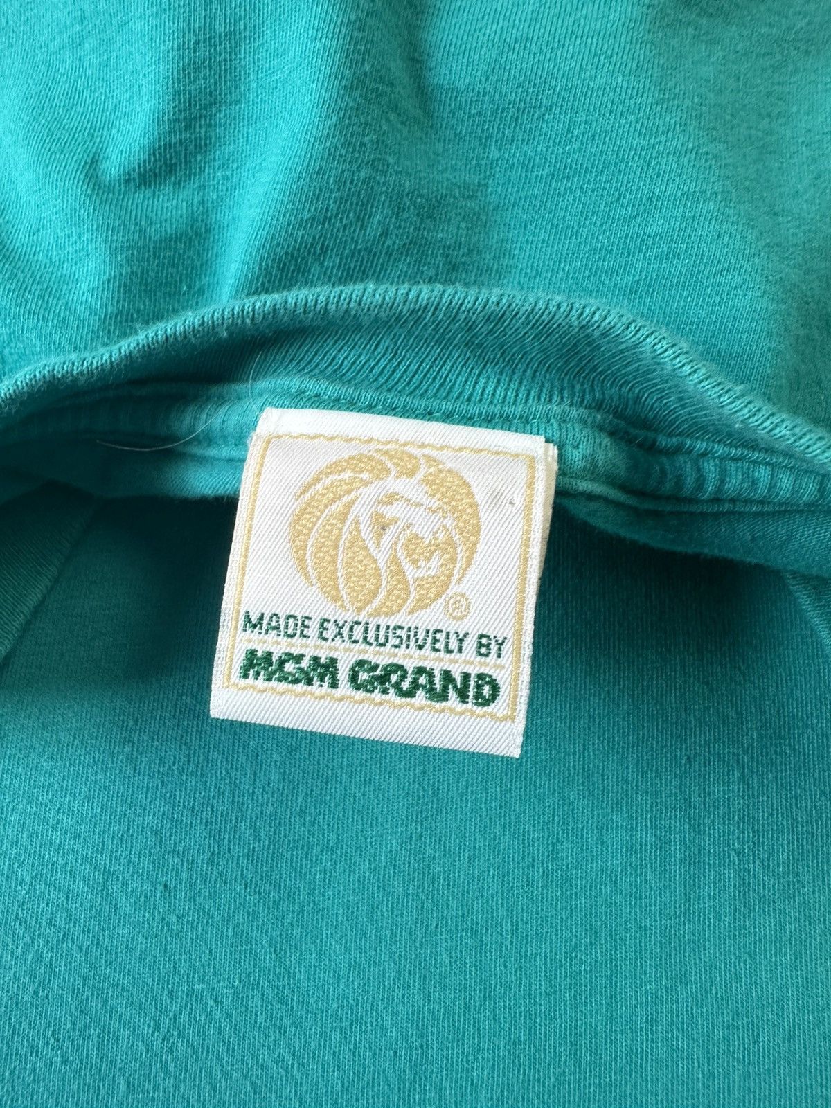 Vintage Vintage MGM Logo T-shirt Large Size US L / EU 52-54 / 3 - 3 Thumbnail