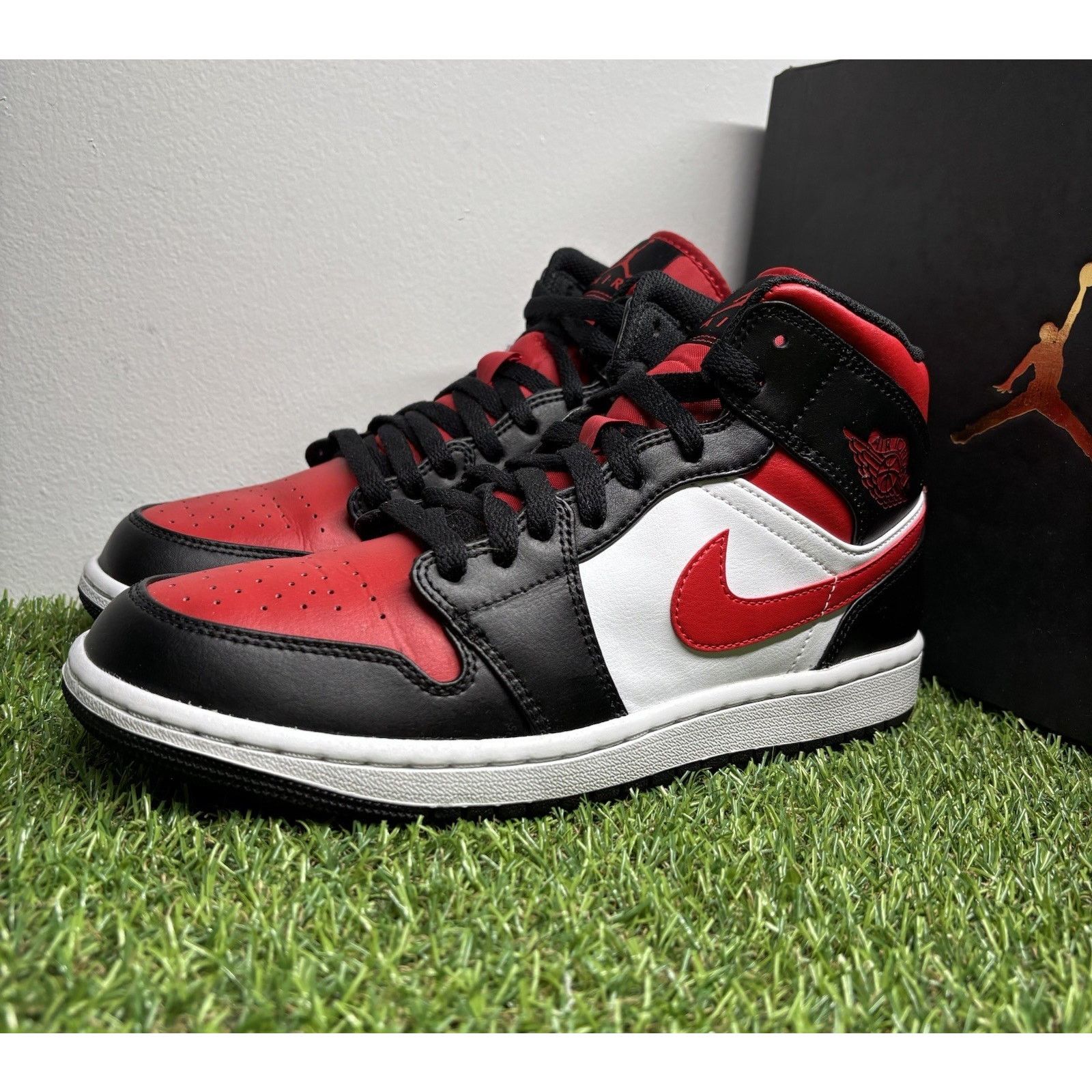 Jordan Brand Size 8 - Jordan 1 Mid Bred Toe | EXCELLENT CONDITION! Size US 8 / EU 41 - 1 Thumbnail