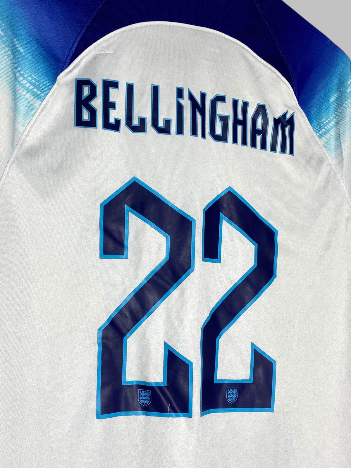 Nike #22 Bellingham England 2022 home football shirt Size US L / EU 52-54 / 3 - 17 Thumbnail