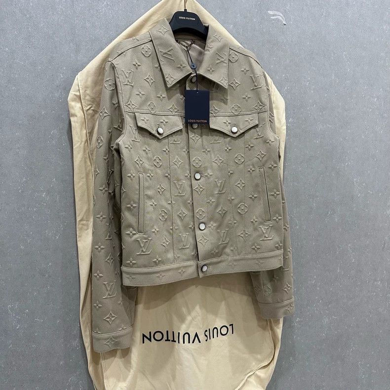 Louis Vuitton Louis Vuitton Embossed full print denim jacket 2505-Nextarr Size US M / EU 48-50 / 2 - 3 Thumbnail