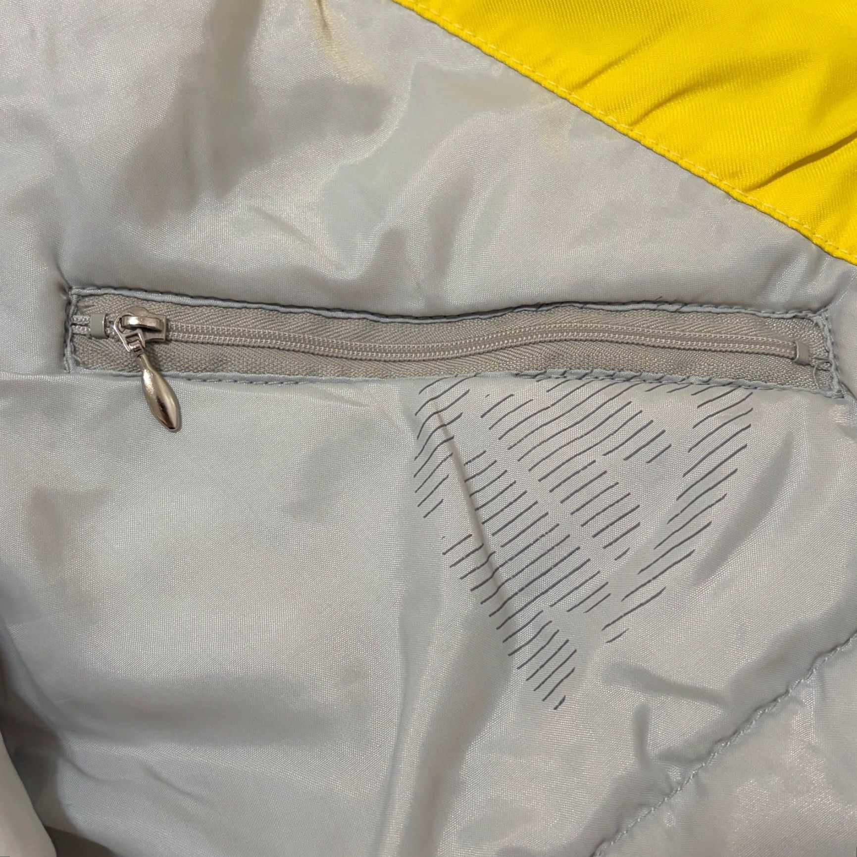Vintage VINTAGE TWN Ski Jacket Ladies M Yellow Short Zip Snap Up Outdoor 80s Mens Womens Boys Girls Size M / US 6-8 / IT 42-44 - 4 Thumbnail