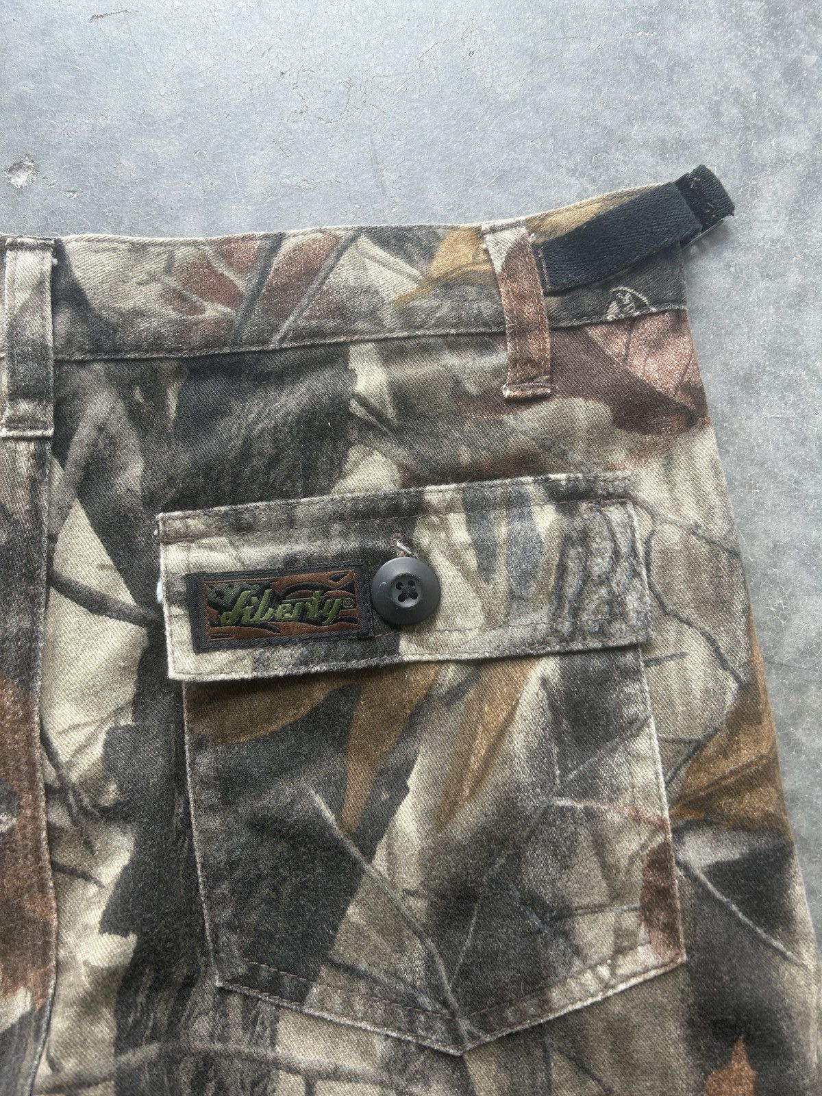 Realtree × Vintage Vintage Y2K Liberty Realtree Cargo Pants Size US 28 / EU 44 - 7 Thumbnail