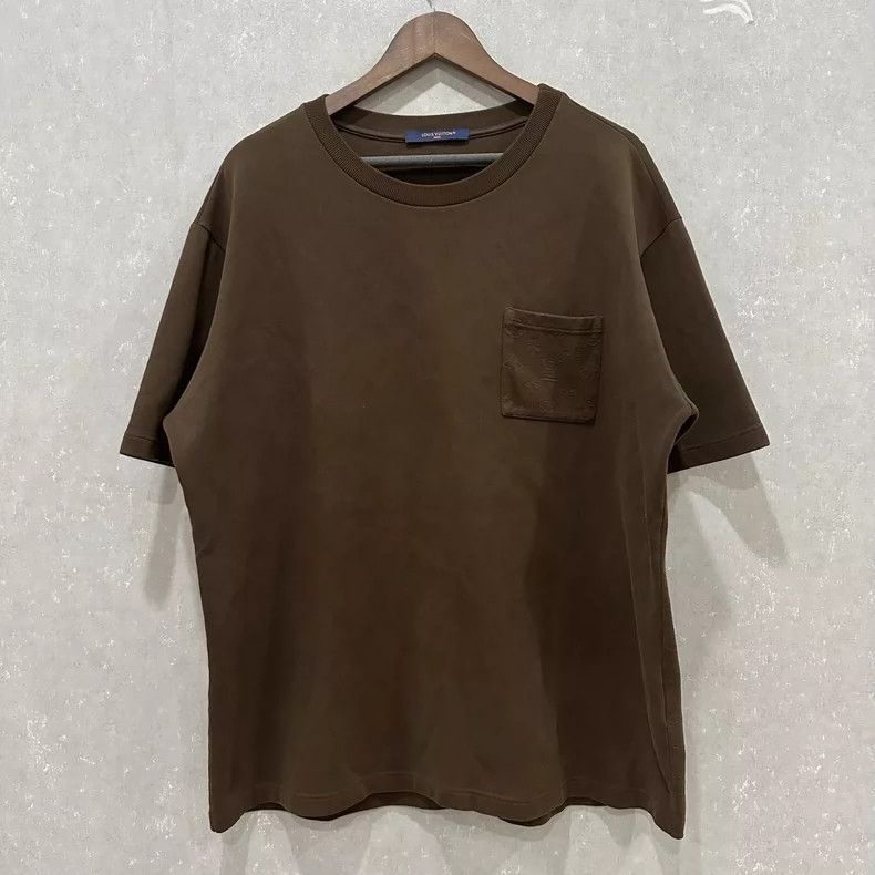 Louis Vuitton Louis Vuitton size 4l Short sleeves with logo on the back Size US M / EU 48-50 / 2 - 1 Thumbnail