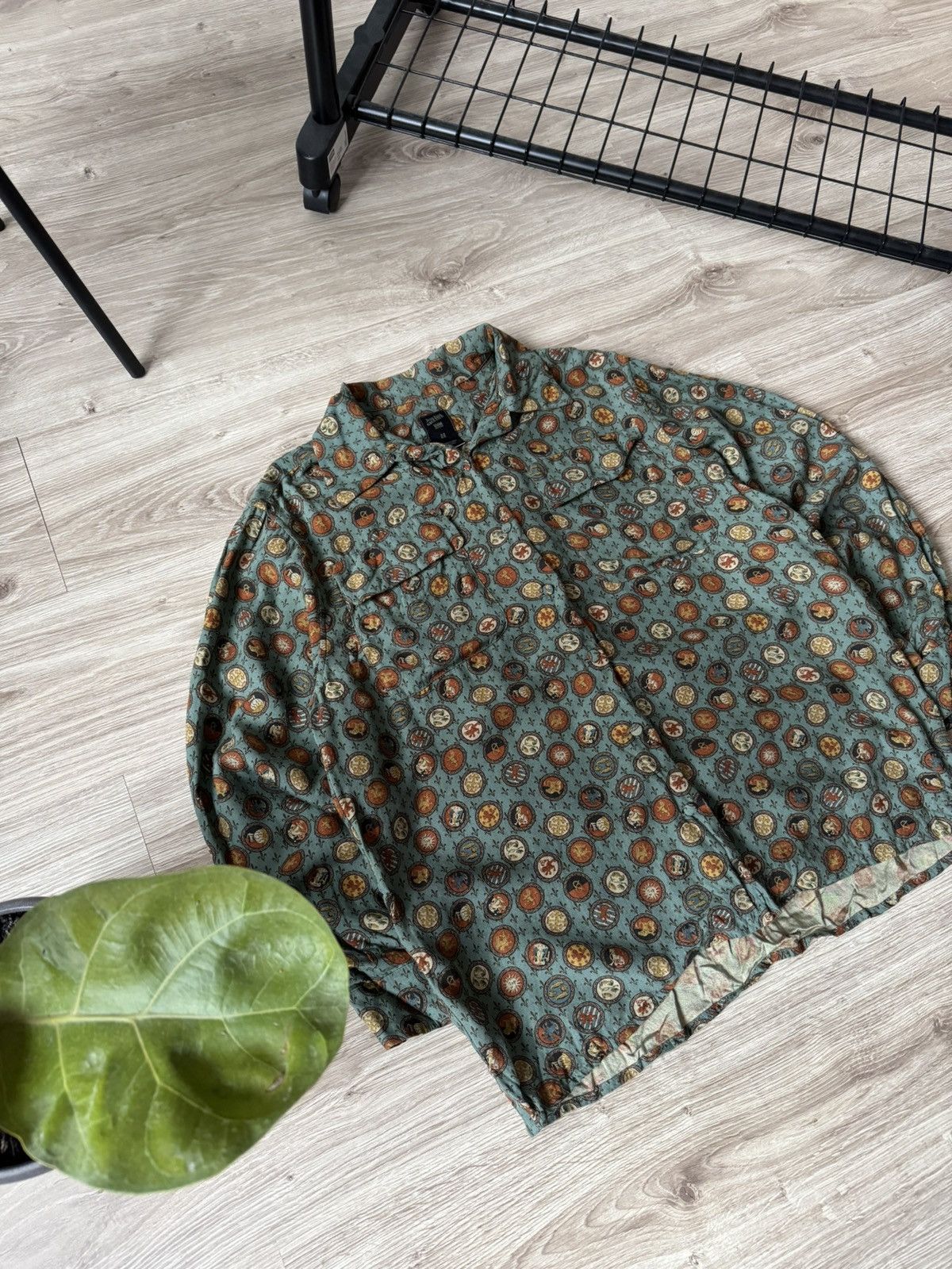 Jean Paul Gaultier Vintage 1991 Jean Paul Gaultier Print Buuton Up Shirt RARE Size L / US 10 / IT 46 - 2 Thumbnail