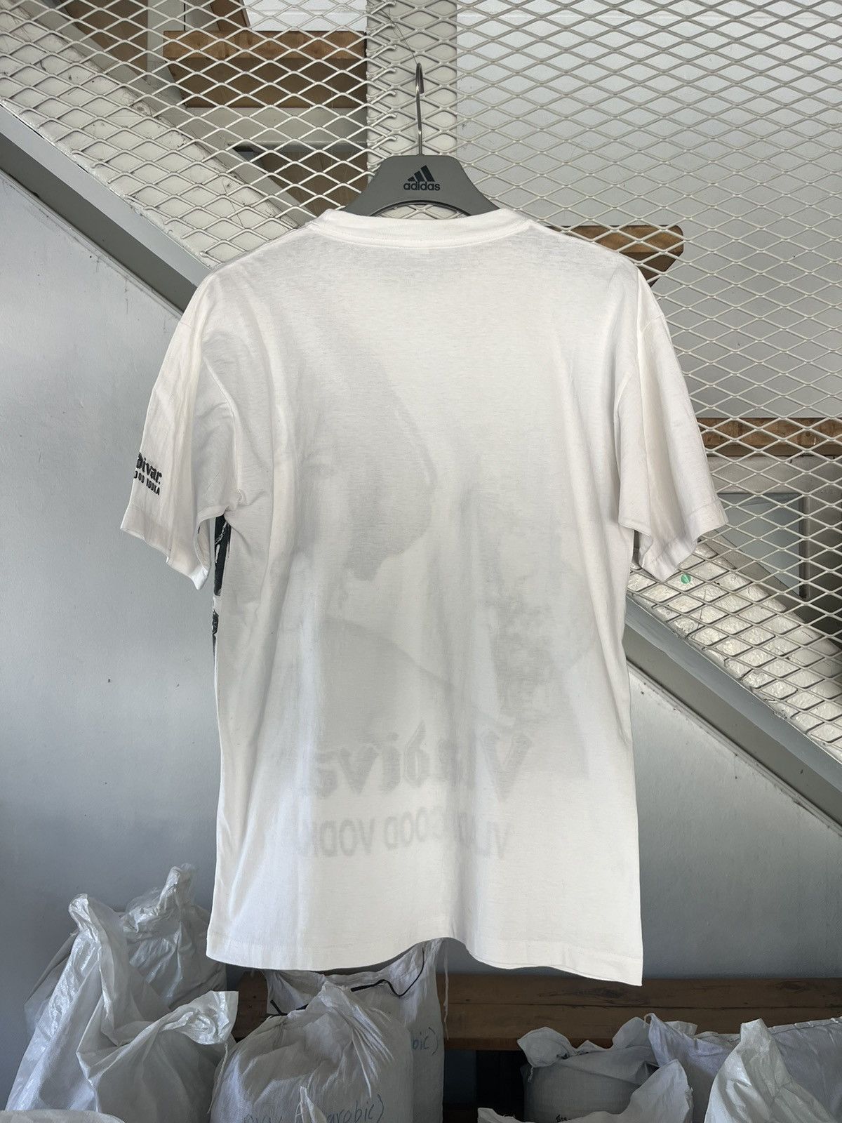 Vintage Vintage Vladivar VODKA promo Tshirt Size US L / EU 52-54 / 3 - 10 Thumbnail