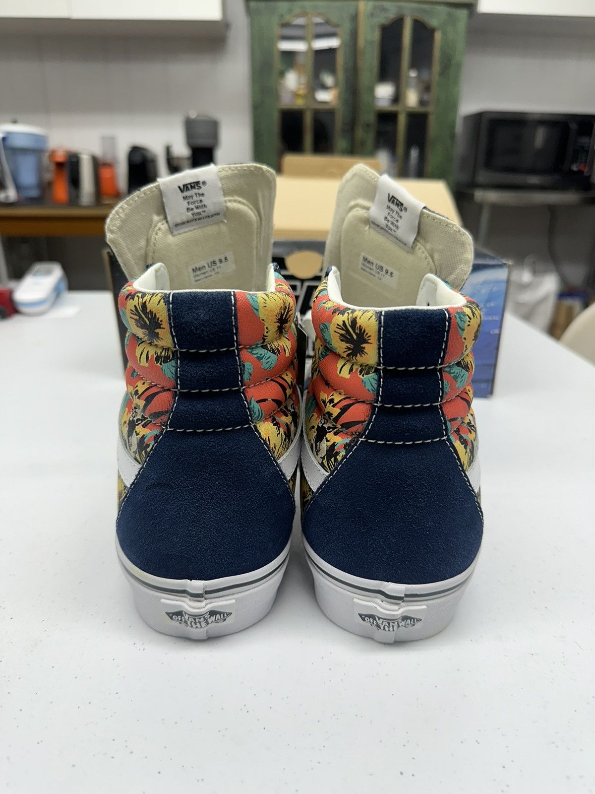 Star Wars × Vans Vans x Star Wars Yoda Aloha Sk8-Hi Reissue size 9.5 Size US 9.5 / EU 42-43 - 4 Thumbnail