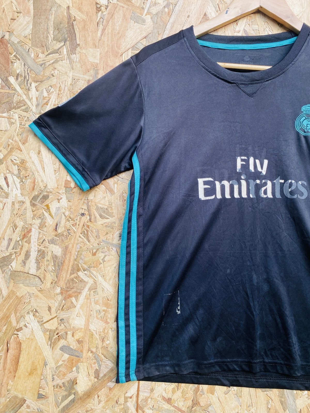 Vintage Vintage real madrid laliga soccer jerser Size US S / EU 44-46 / 1 - 3 Thumbnail