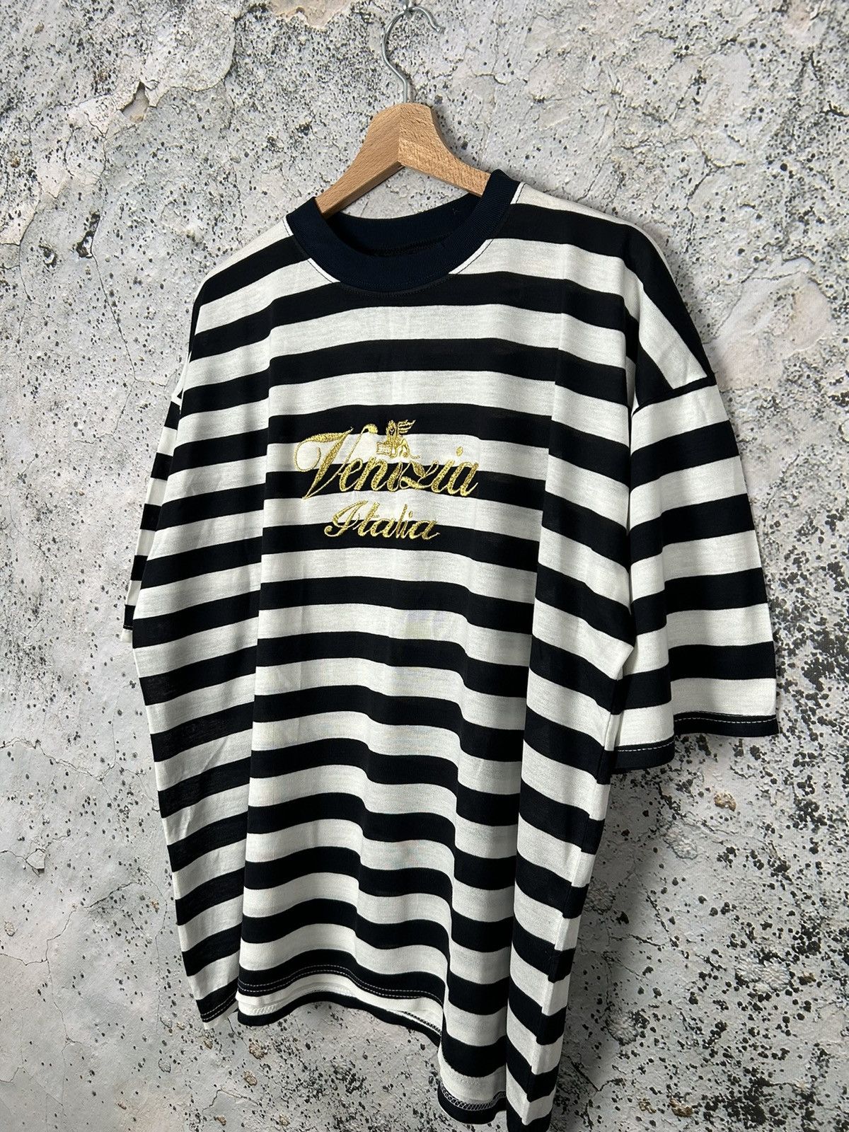 Vintage Vintage Venezia Italia Stripped Tee 90s Streetwear Grunge Size US XL / EU 56 / 4 - 2 Thumbnail