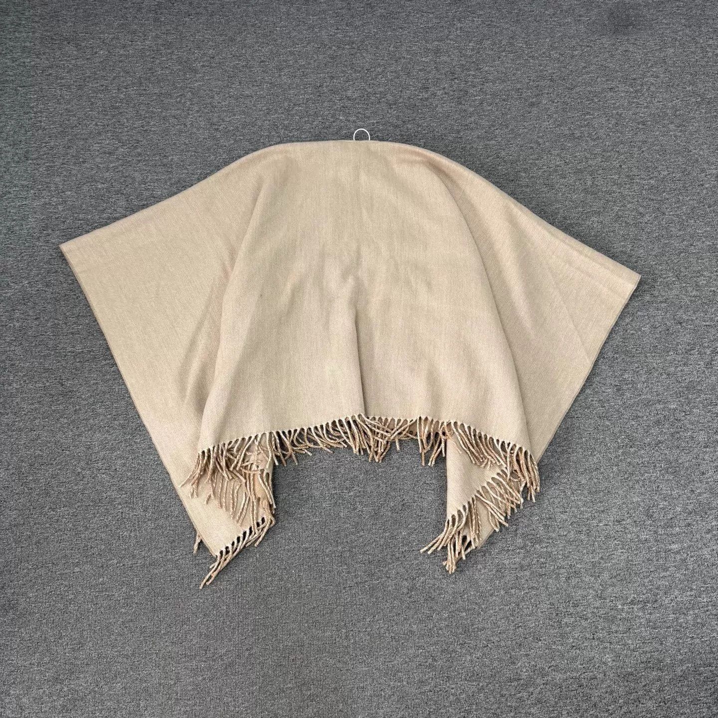 Fendi Fendi FF Pocket Tassel Cape Wool-Cashmere Size ONE SIZE - 2 Thumbnail