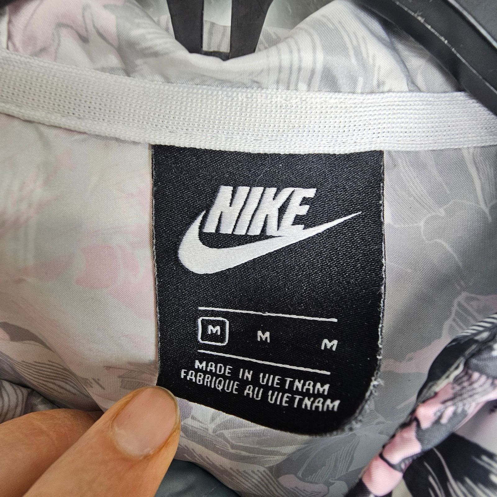 Nike Nike Womens Sportswear Windrunner Cropped Windbreaker Jacket Size M / US 6-8 / IT 42-44 - 8 Thumbnail