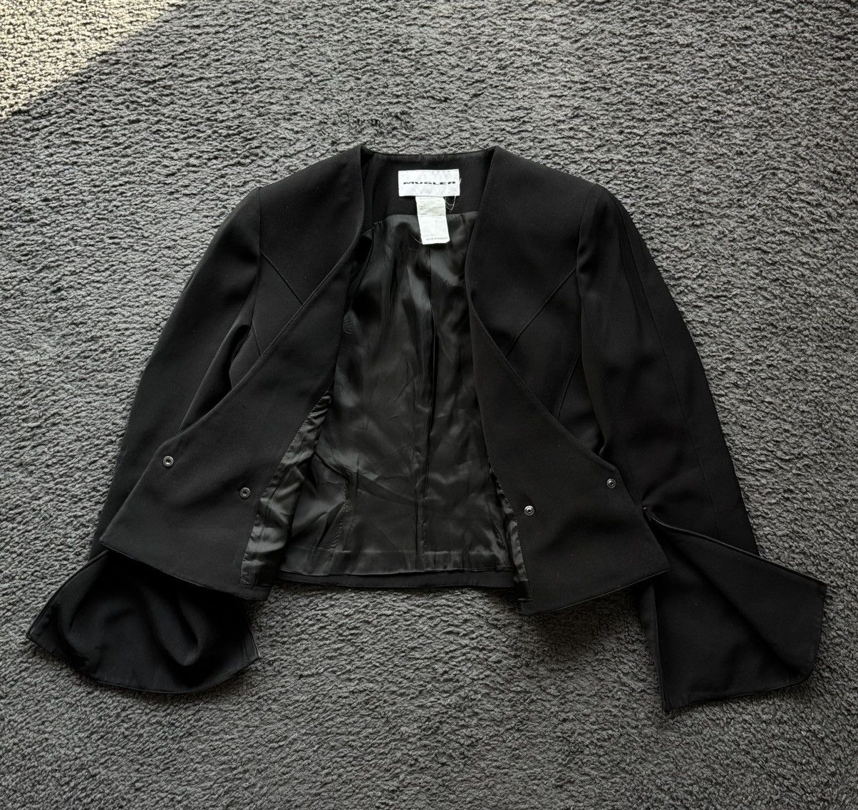 Mugler Mugler 1990s black short jacket Archive Size M / US 6-8 / IT 42-44 - 2 Thumbnail