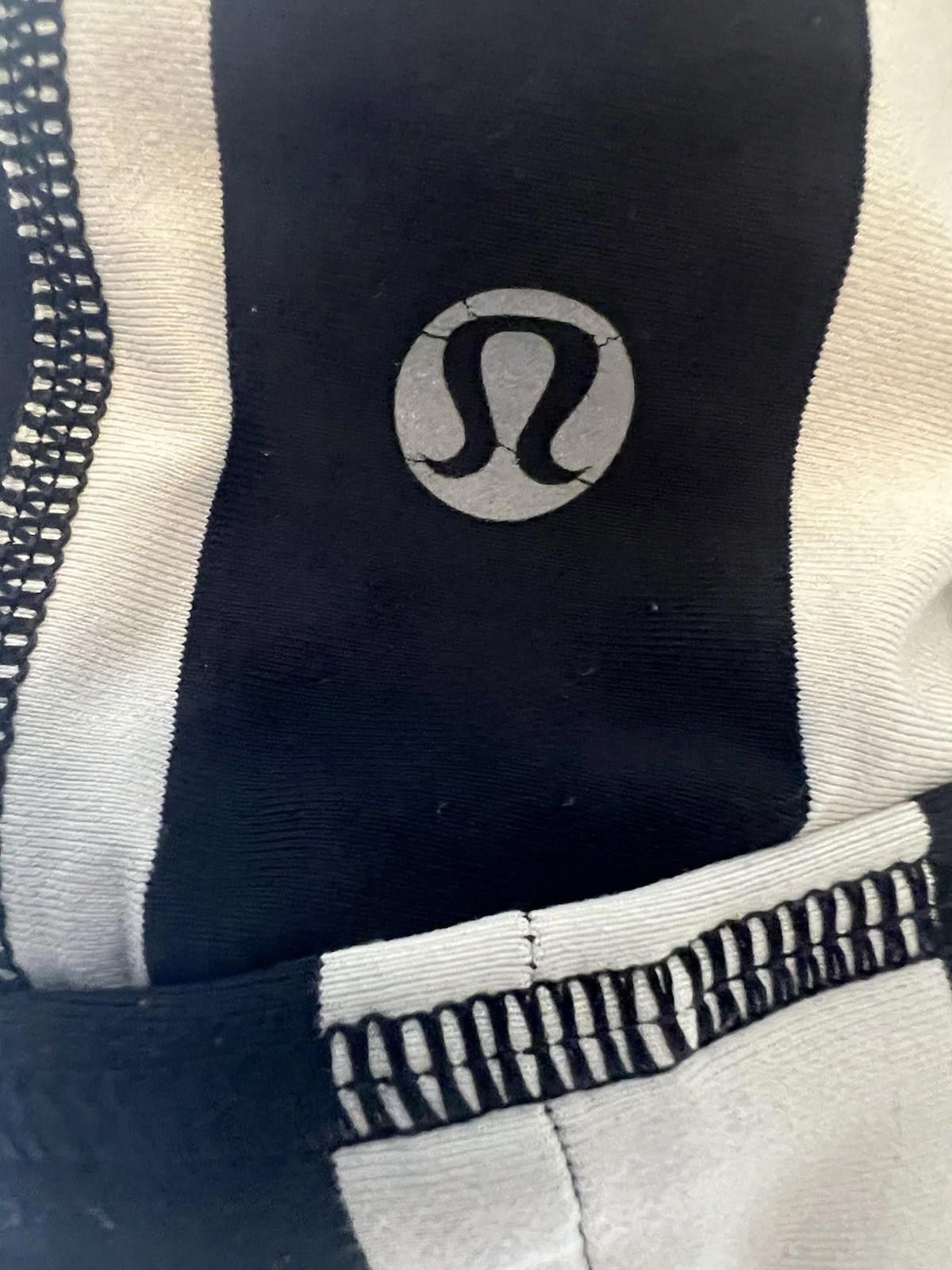 Designer Lululemon Inner Heart Bra Sz12 No Pads Size ONE SIZE - 4 Thumbnail