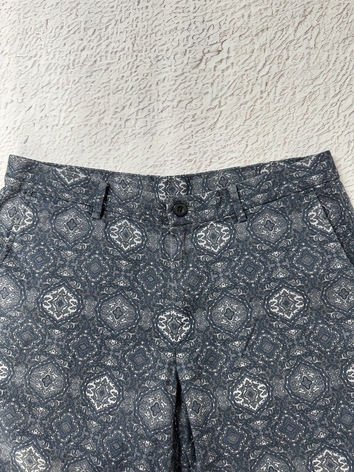 Uniqlo Uniqlo grey geometric abstract paisley pattern linen shorts Size US 32 / EU 48 - 6 Thumbnail