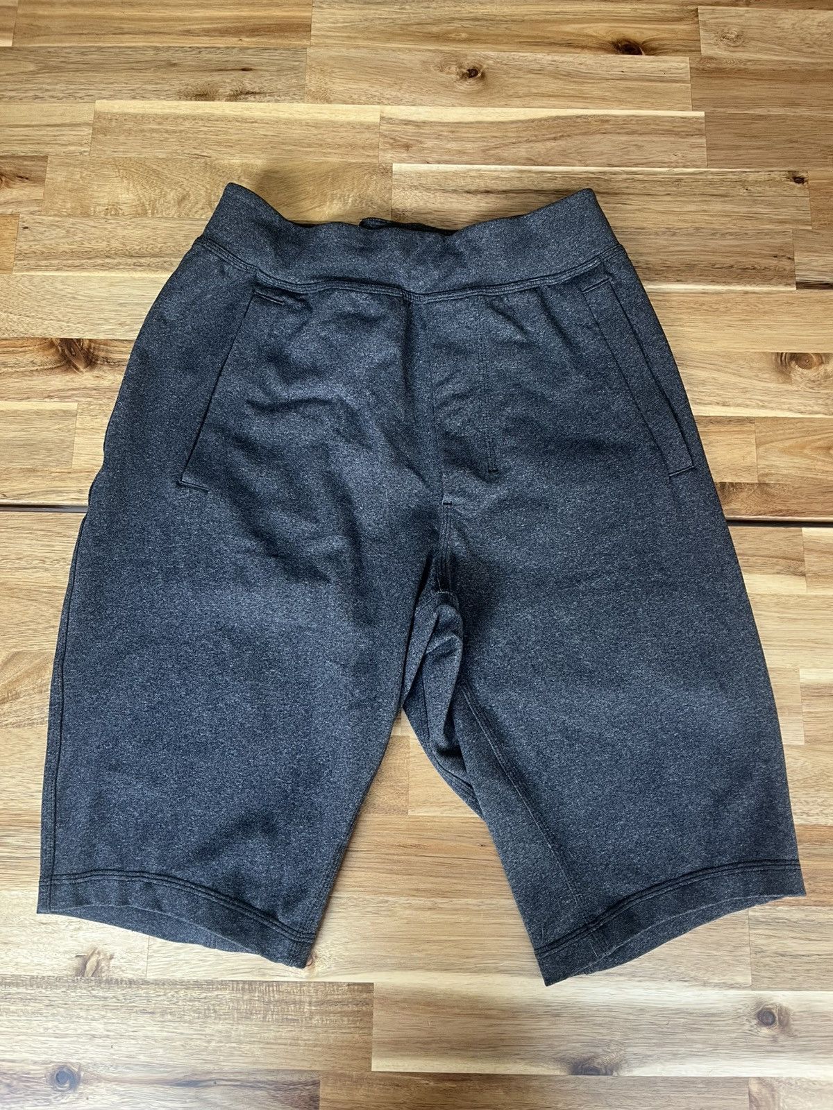 Lululemon Men’s Lululemon Workout Shorts Size US 28 / EU 44 - 1 Thumbnail