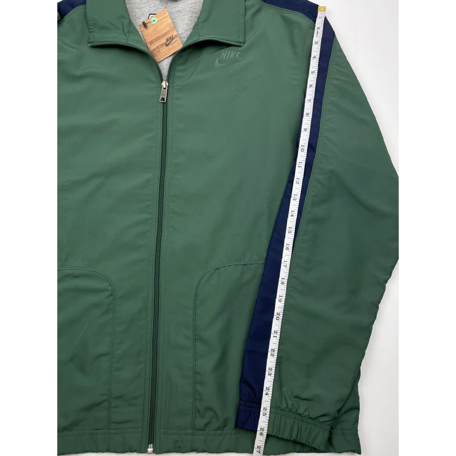 Nike Nike Men's Track Jacket Full Zip Lined Nylon Windbreaker Green Size L Swoosh Sports Size US L / EU 52-54 / 3 - 7 Thumbnail