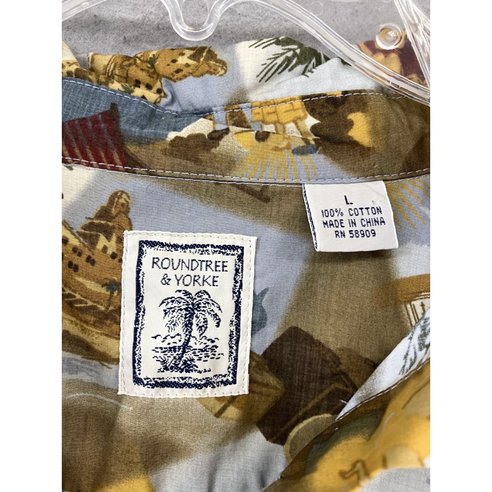 Roundtree & Yorke VINTAGE Roundtree & Yorke Men's Short Sleeve Button-Down Shirt Hawaiian Tropical Beach Cotton 80s West Indies Size US 33 - 2 Thumbnail