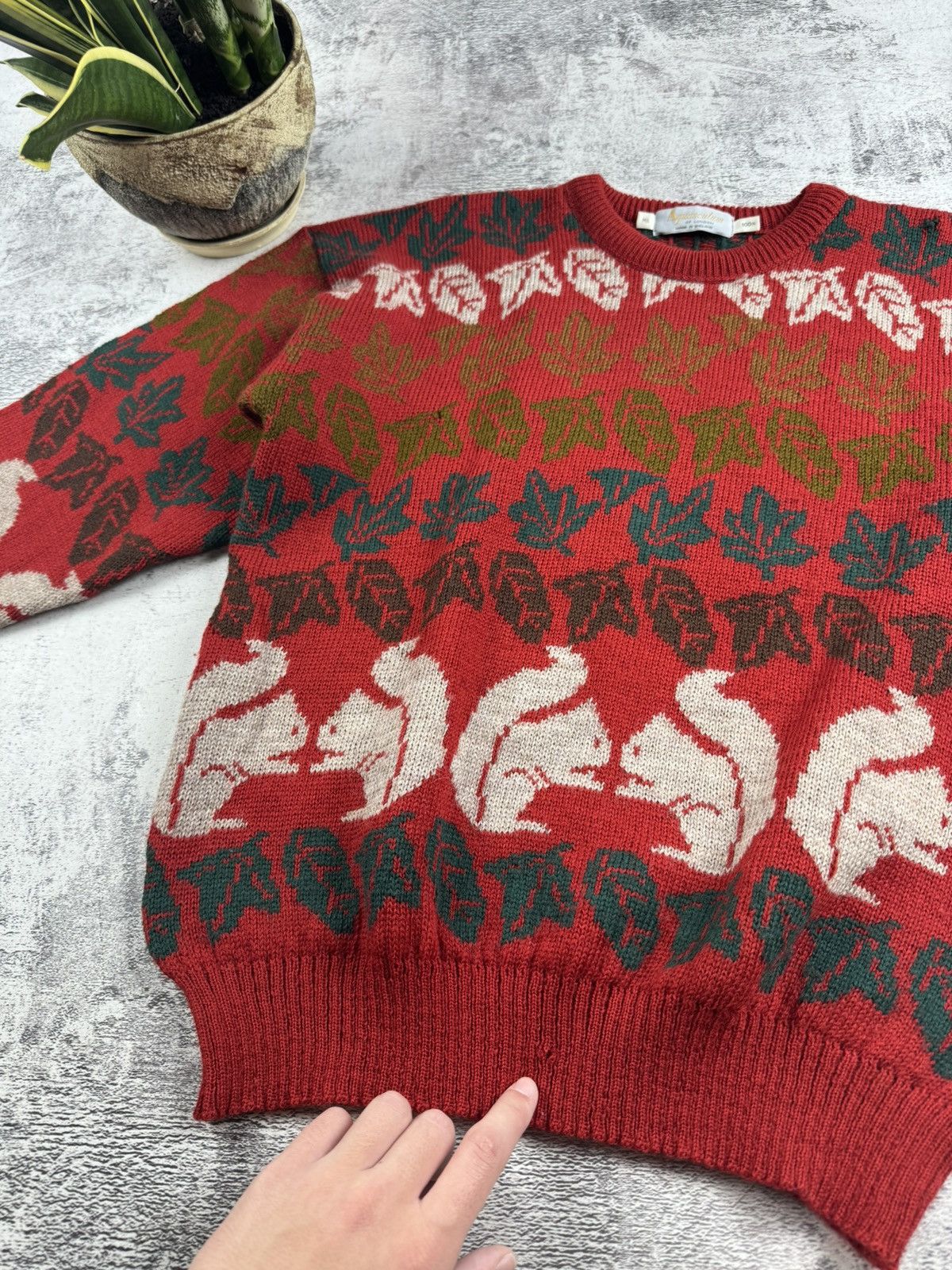 Aquascutum Aquascutum 100% Wool Leaves Vintage Men’s Squirrels Large Knit Sweater Pullover Size US M / EU 48-50 / 2 - 9 Thumbnail