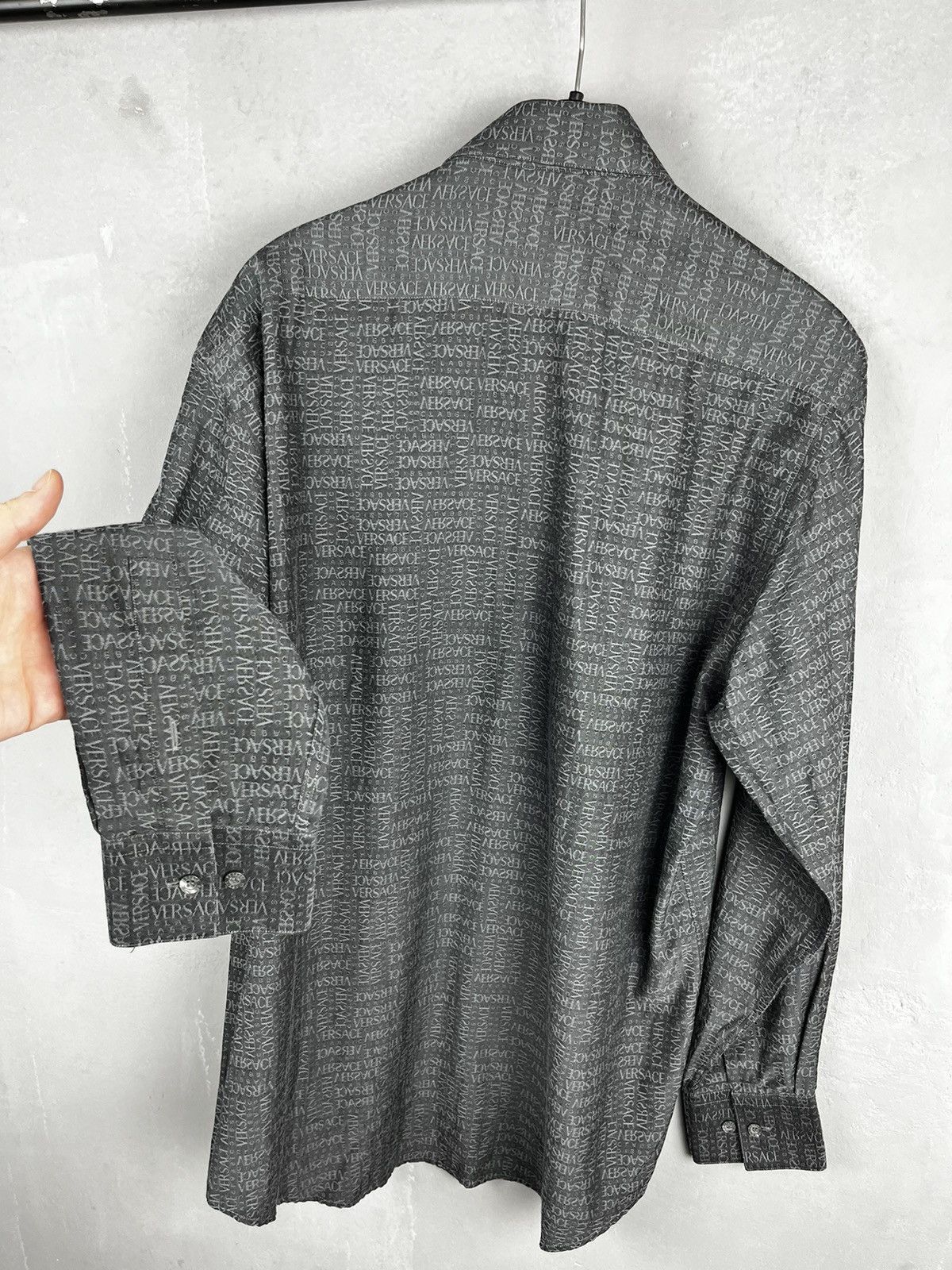 Versace × Versace Jeans Couture × Versus Versace Versace shirt vintage 90s Size US L / EU 52-54 / 3 - 8 Thumbnail