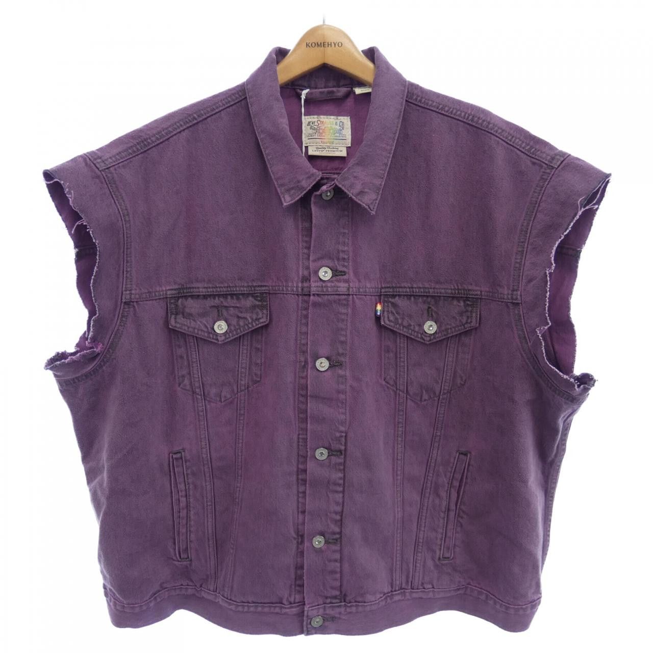 Other Other Levi's Vest Others Tops DUTY FREE for USA Size ONE SIZE - 1 Thumbnail