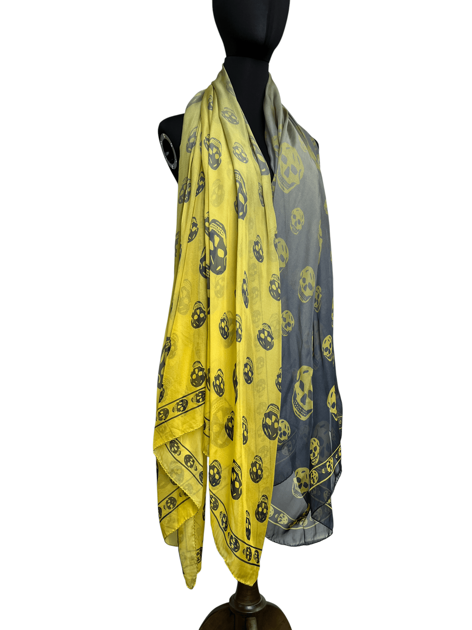 Multicolour Rectangular Scarf With Skull Pattern