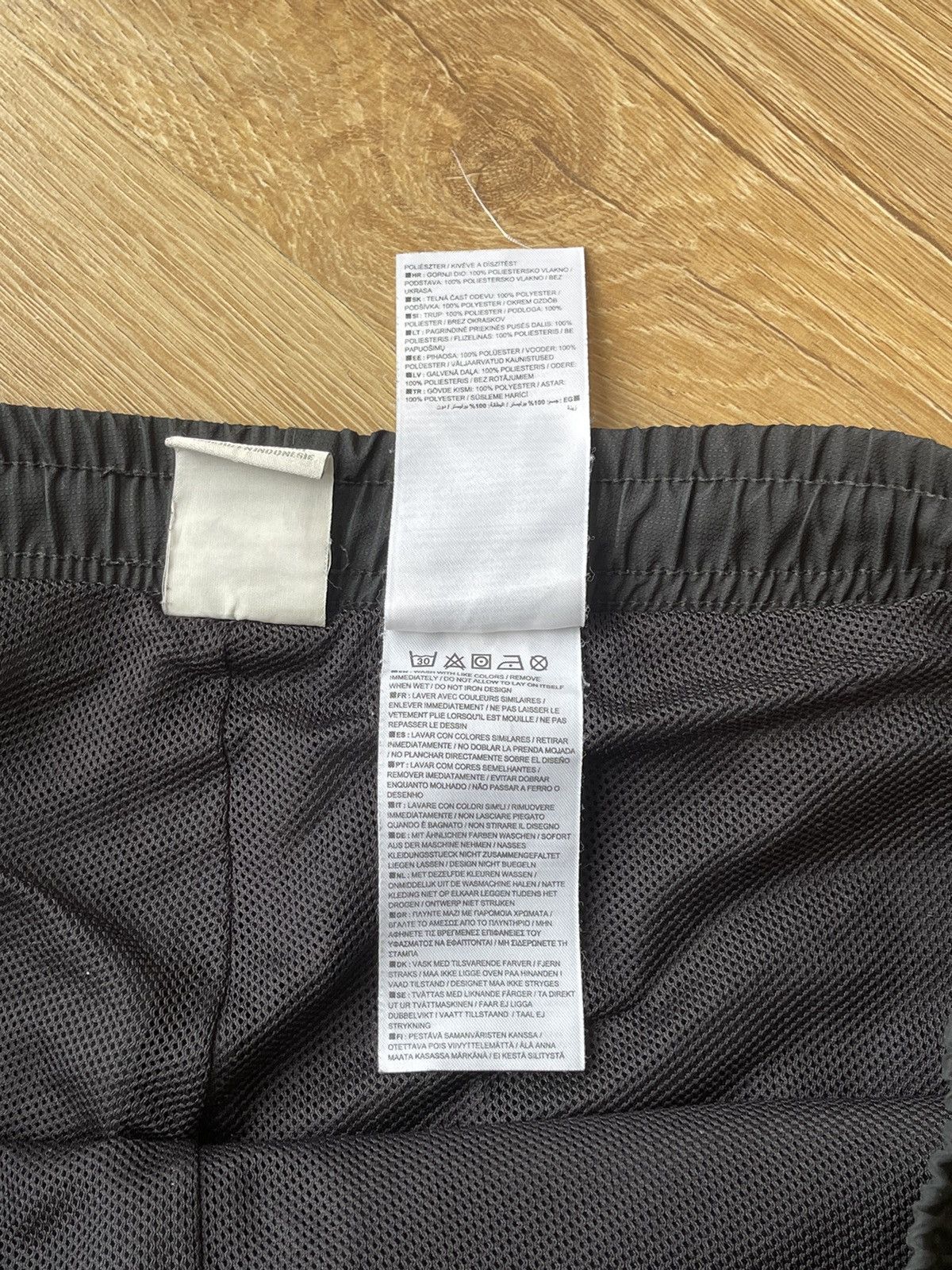 Nike Vintage Nike Air Logo Baggy Parachute Track Pants Size S Size US 34 / EU 50 - 13 Thumbnail