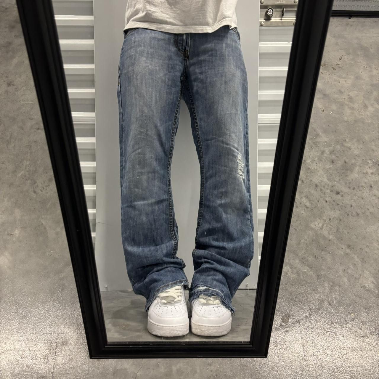 Japanese Brand × Vintage Crazy Vintage Y2K/2000s Faded Dark Wash Distressed Mall Goth Denim Jeans! Size US 31 - 1 Thumbnail