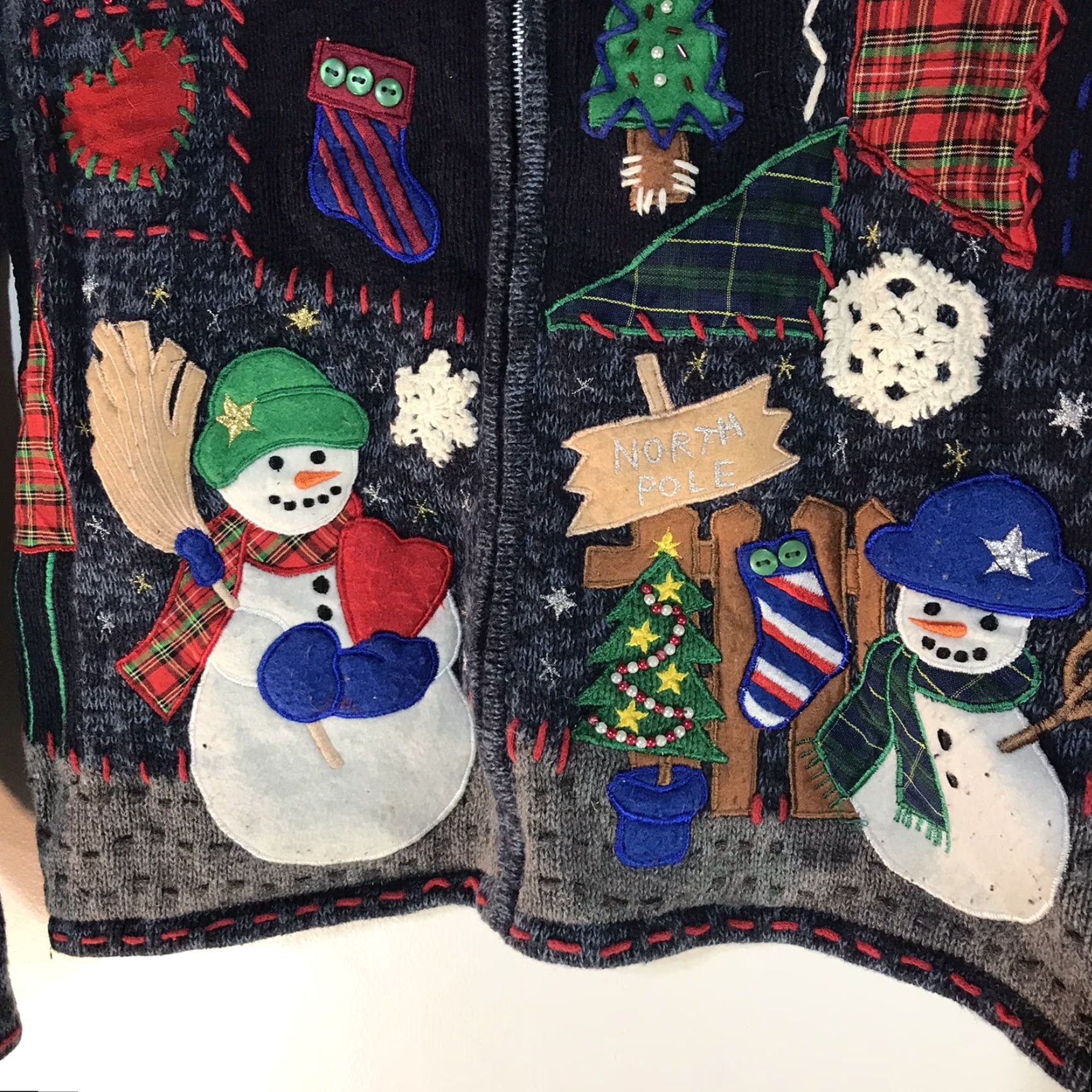 Vintage VINTAGE Designers Studio Originals Women's Christmas Cardigan Full Zip Geometric Embroidered Knit Sweater S Fall Winter Size S / US 4 / IT 40 - 3 Thumbnail
