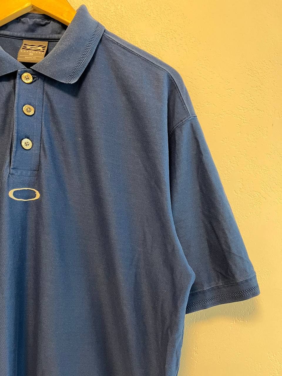 Oakley Vintage Oakley Center Logo Software T-Shirt Button Ups Size US S / EU 44-46 / 1 - 3 Thumbnail