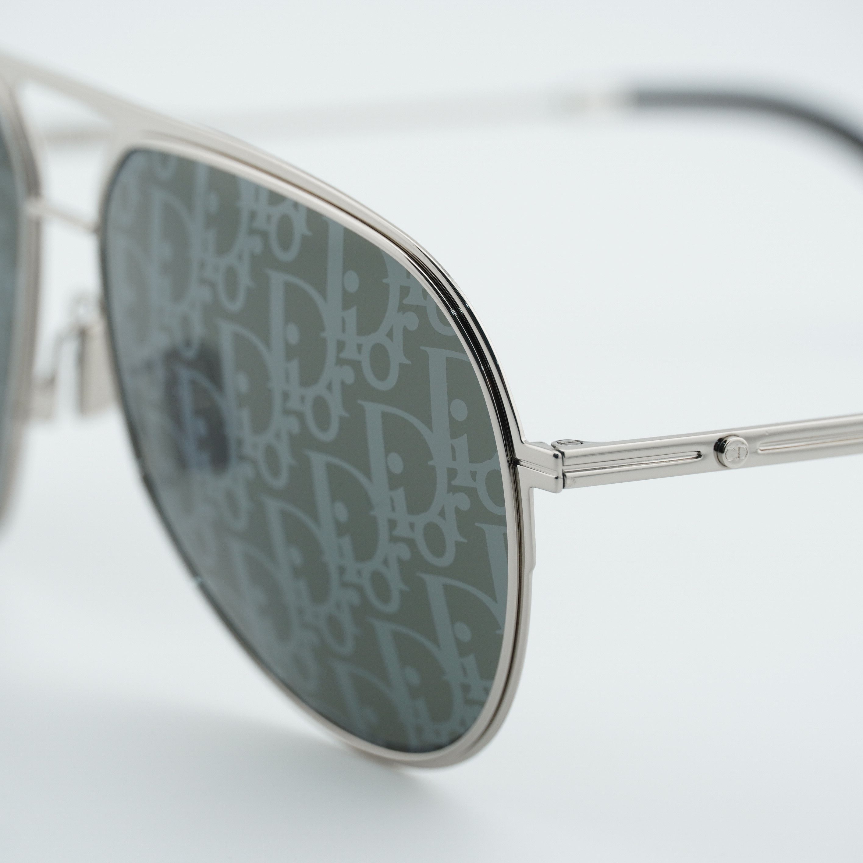 Dior Dior DIORESSENTIAL A2U F0A8 Sunglasses Palladium Aviator Size ONE SIZE - 9 Thumbnail