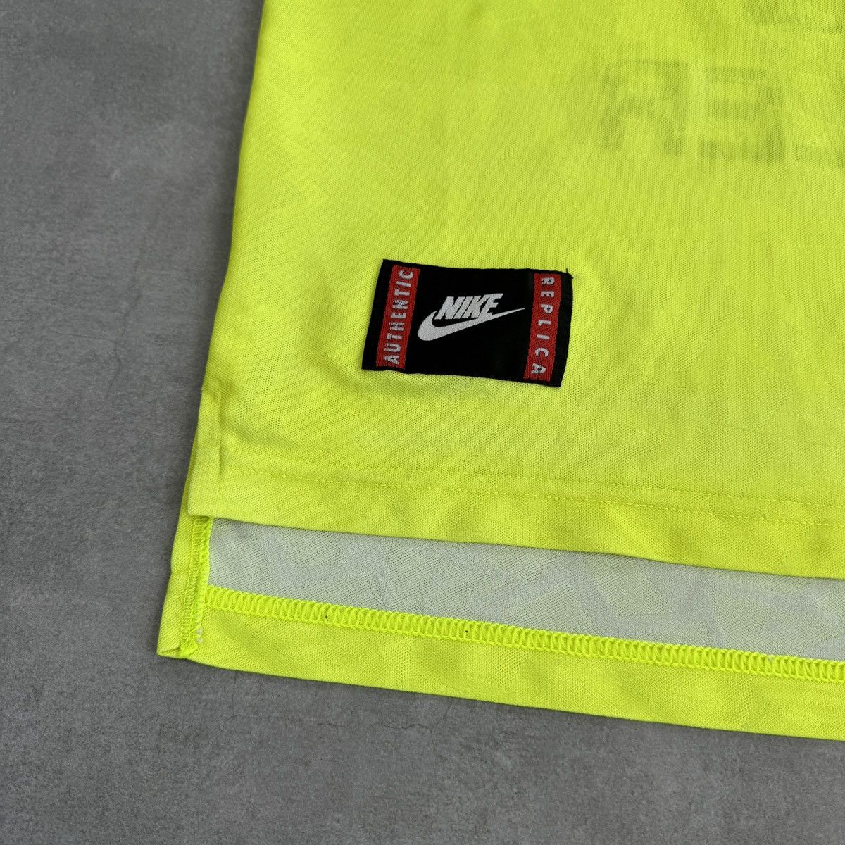 Nike Vintage Nike Borussia Dortmund 1995/1996 Home Soccer Shirt Size US M / EU 48-50 / 2 - 6 Thumbnail