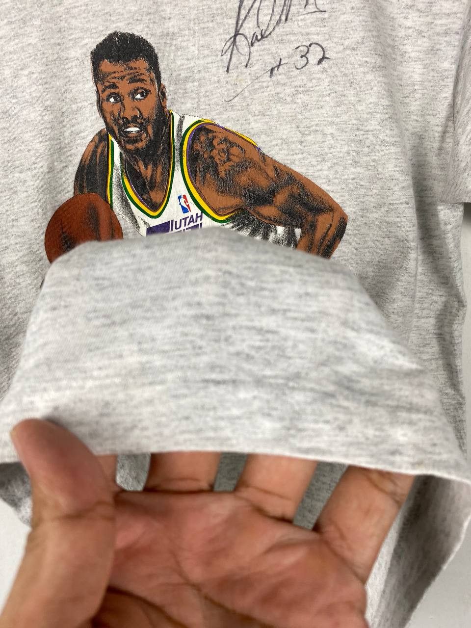 NBA vintage nba karl malone by nutmeg tee Size US XL / EU 56 / 4 - 8 Thumbnail