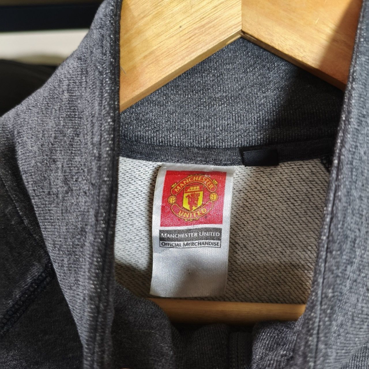Vintage Vtg Manchester United track jacket embroidered club crest Size US M / EU 48-50 / 2 - 6 Thumbnail