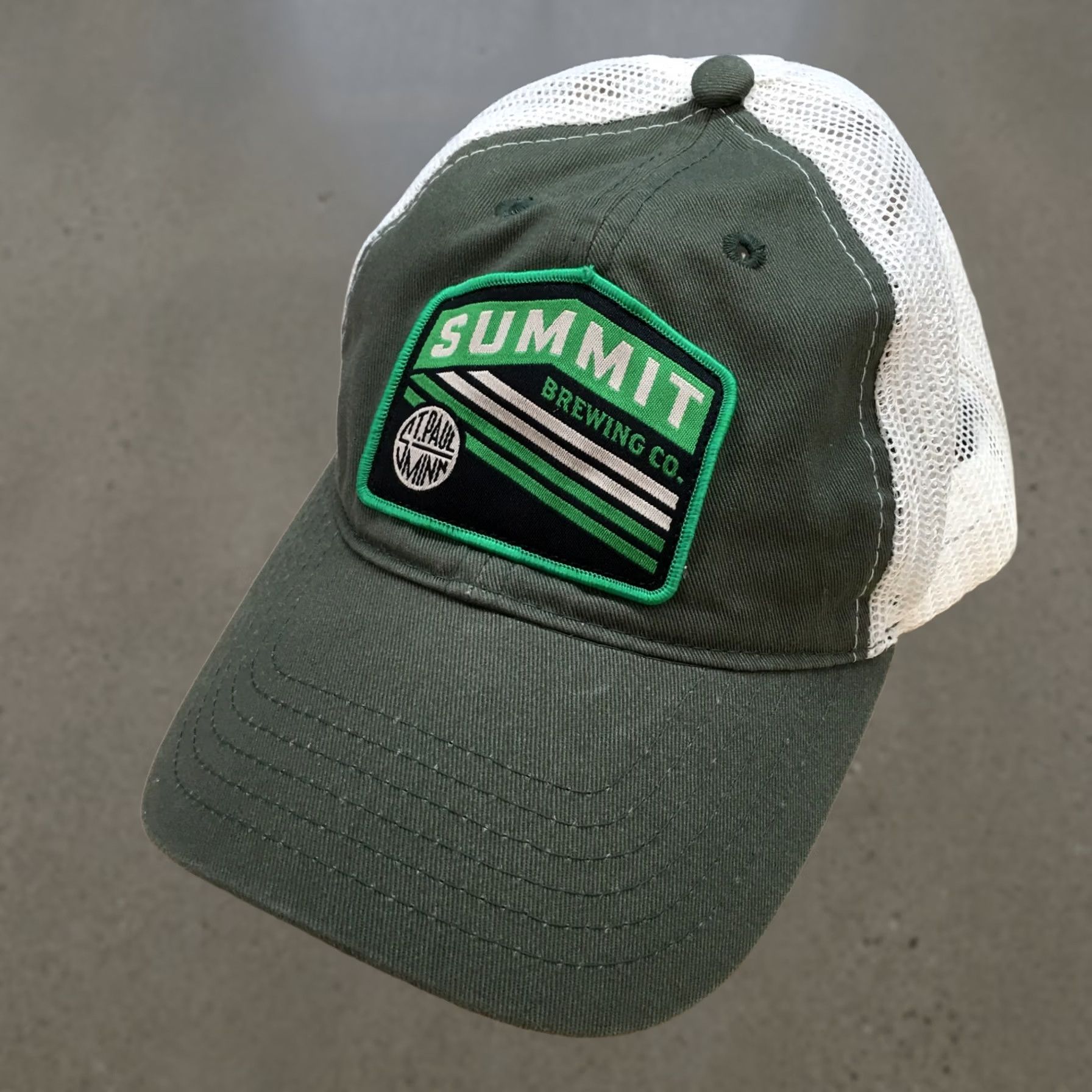 Vintage Summit Brewing Co. Trucker Hat Green One Size Adjustable Embroidered Logo Mens Size ONE SIZE - 1 Thumbnail