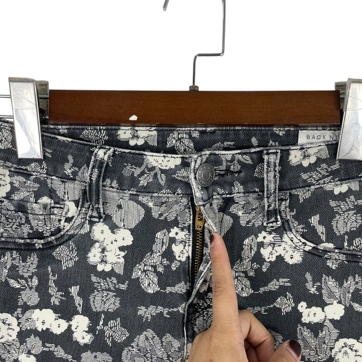Japanese Brand Back Number Japan Floral Overprint Skinny Jeans Size US 26 / EU 42 - 4 Thumbnail