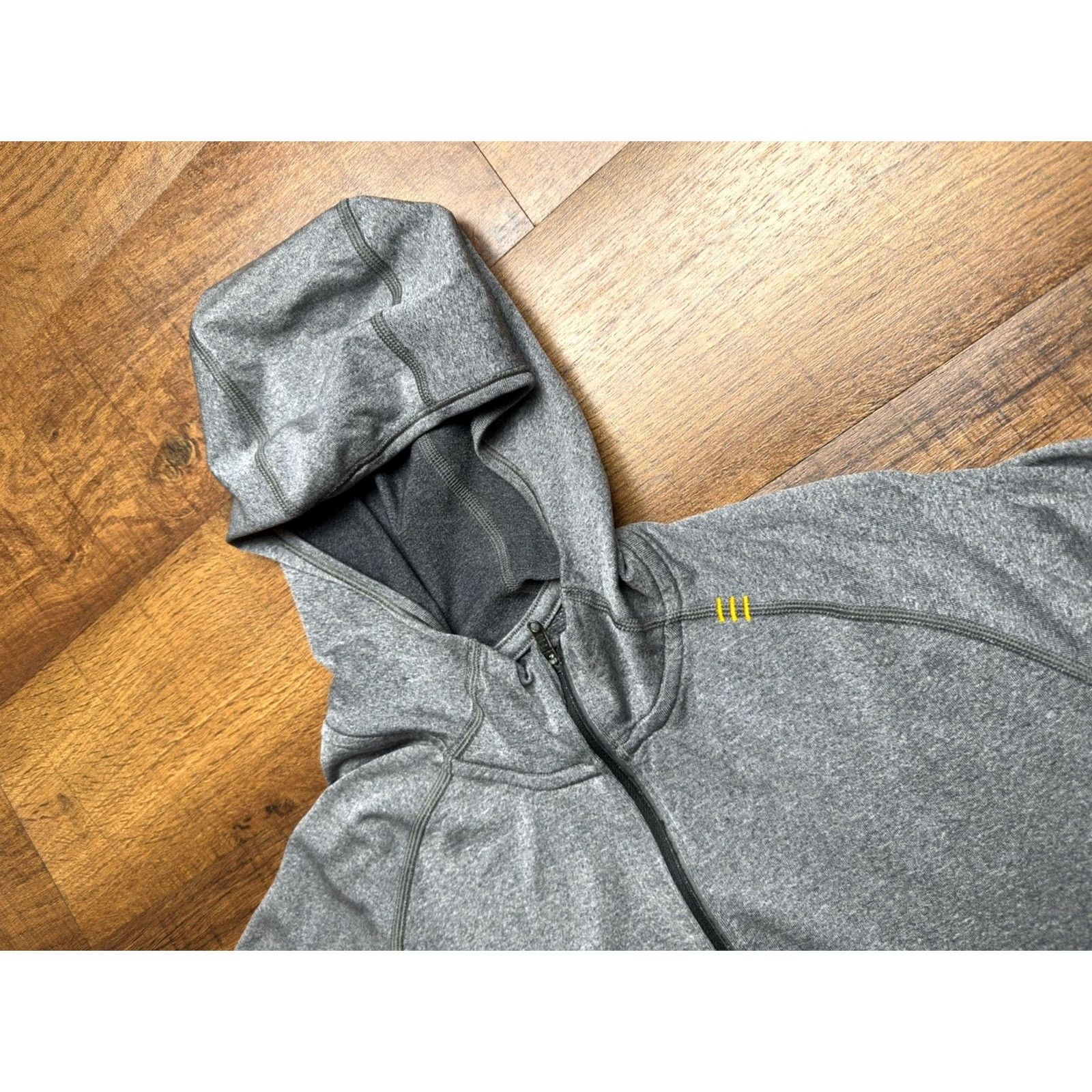 Lululemon Lululemon 1/4 Zip Mens Medium Gray Performance Vented Lightweight Gym Running Shirt Size US M / EU 48-50 / 2 - 4 Thumbnail