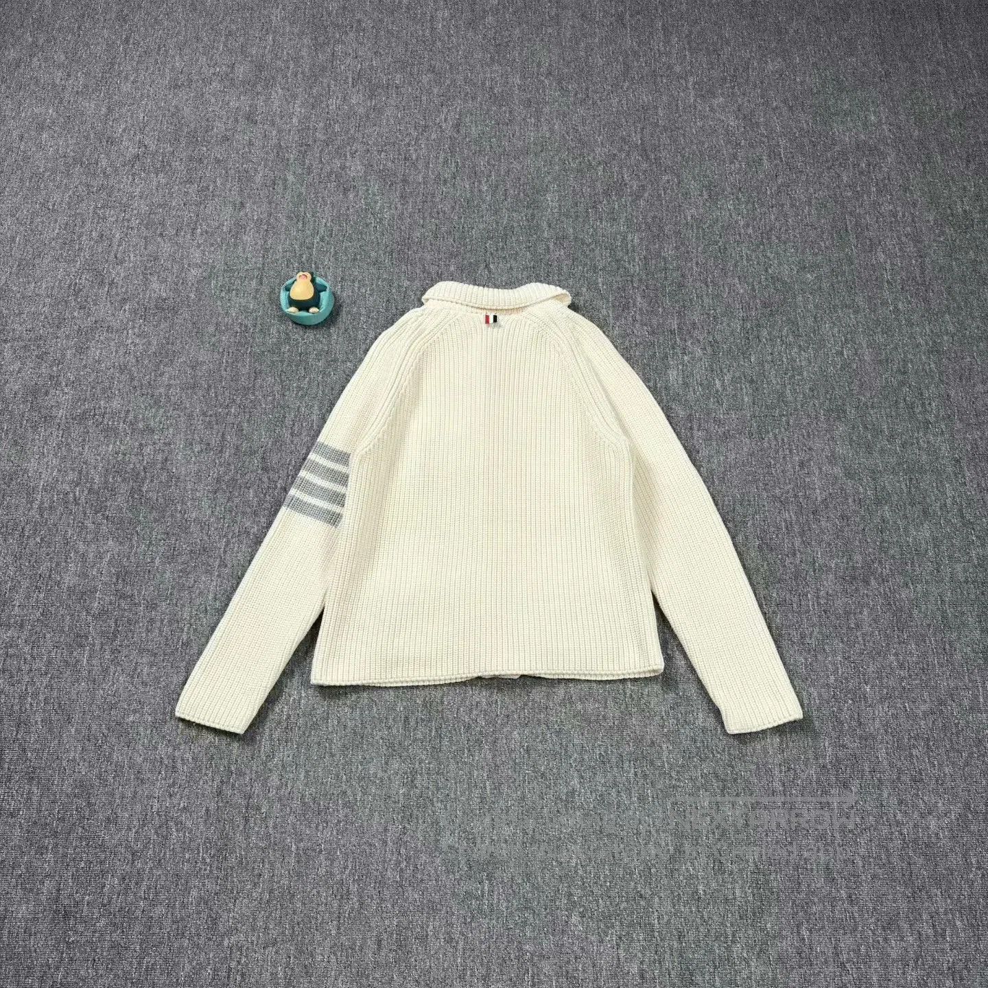 Thom Browne thom browne cream striped wool cardigan. Size US S / EU 44-46 / 1 - 1 Thumbnail