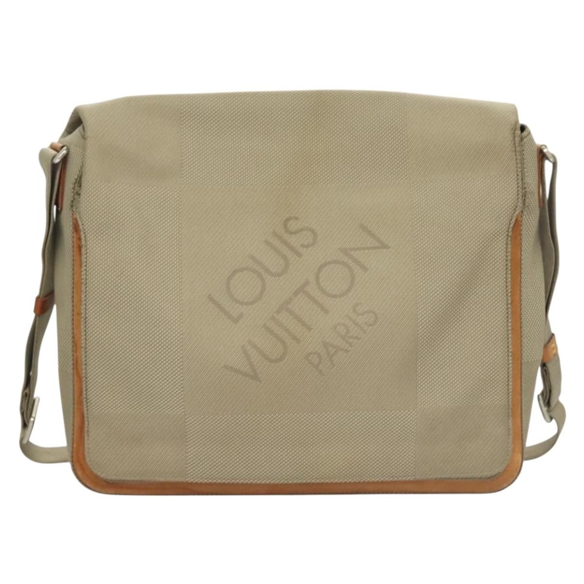 Louis Vuitton LOUIS VUITTON Damier Geant Messager Nm Shoulder Bag Gray Size ONE SIZE - 13 Thumbnail
