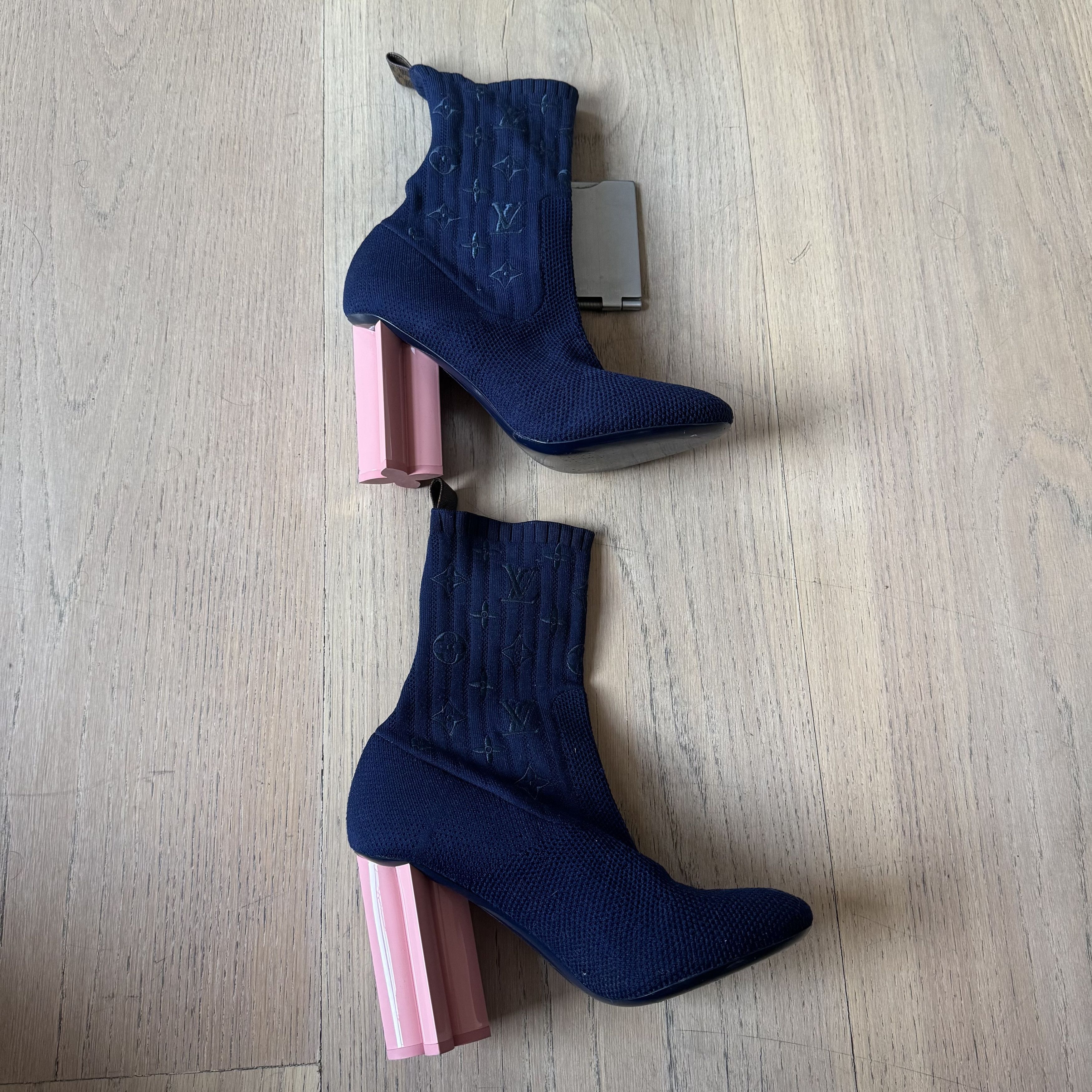 Louis Vuitton Louis Vuitton - Monogram Silhouette Ankle Boots - Pink Size US 8 / IT 38 - 3 Thumbnail